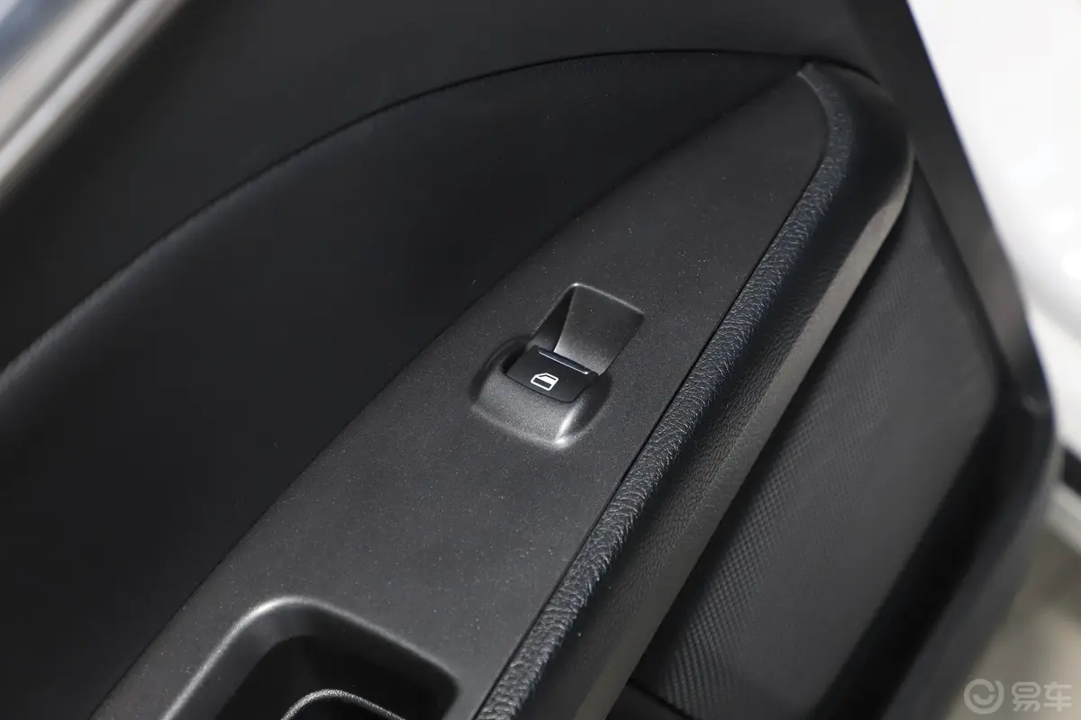 蒙迪欧 插电混动2.0L E-CVT 智尚版 国VI后车窗调节