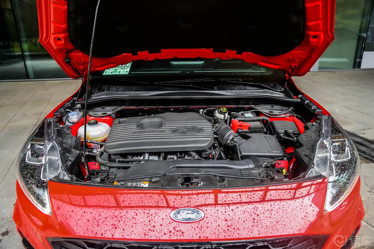 锐际EcoBoost 245 四驱纵享款 ST-LINE发动机舱整体