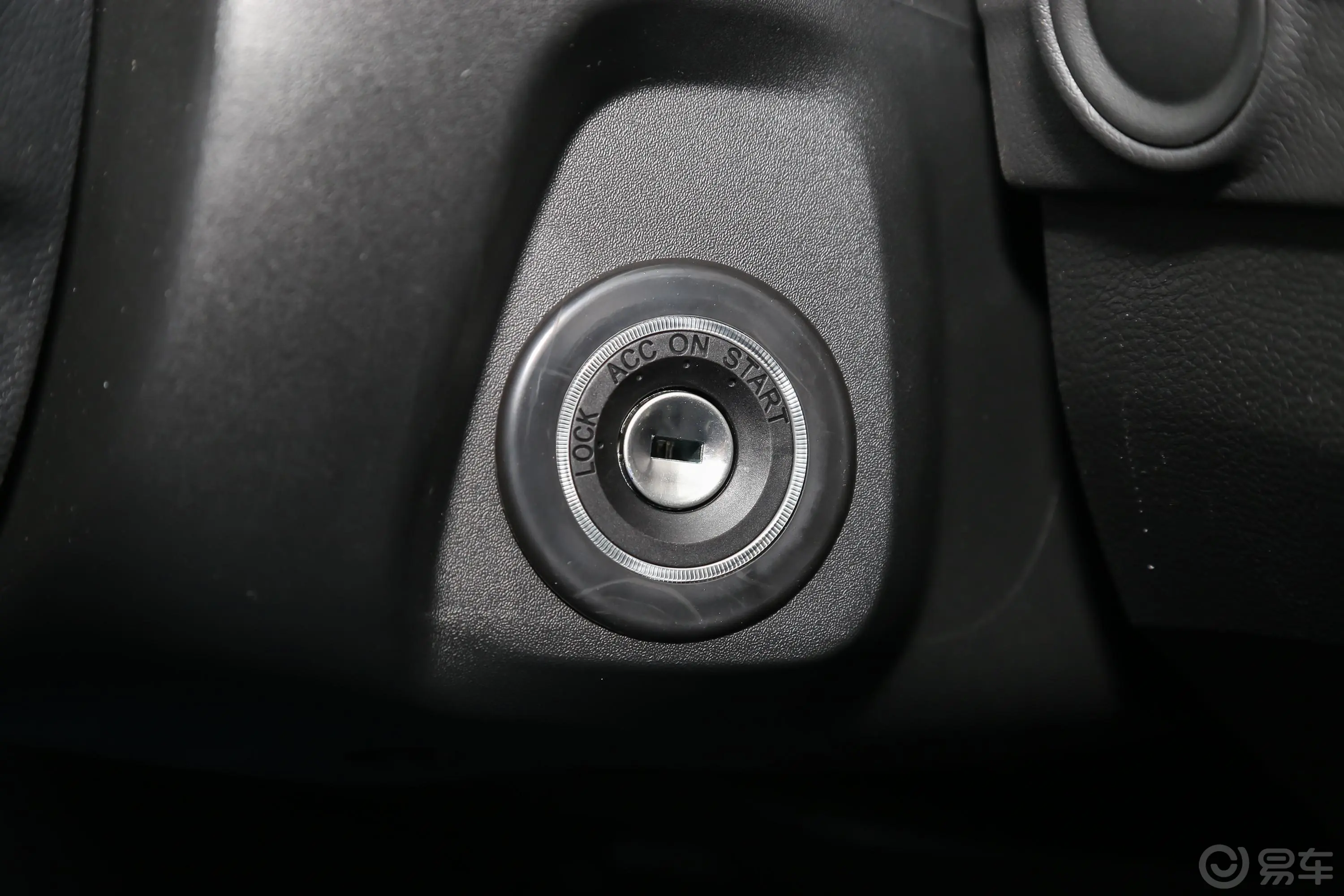 景逸S501.6L 手动 豪华型钥匙孔或一键启动按键