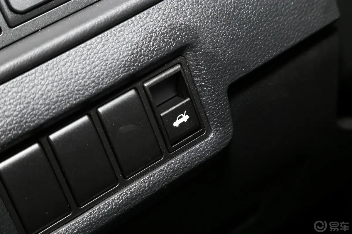 景逸S501.6L 手动 豪华型电动尾门按键（手动扶手）