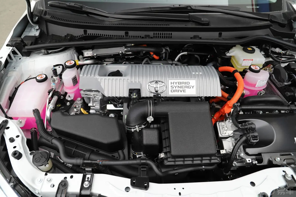 卡罗拉 双擎E+1.8L E-CVT 领先版发动机特写