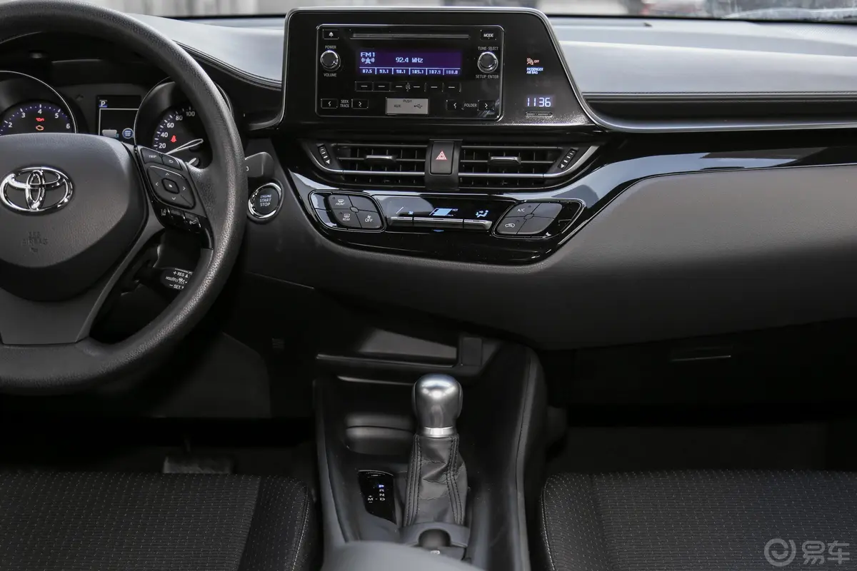 丰田C-HR2.0L CVT 舒适版中控台整体
