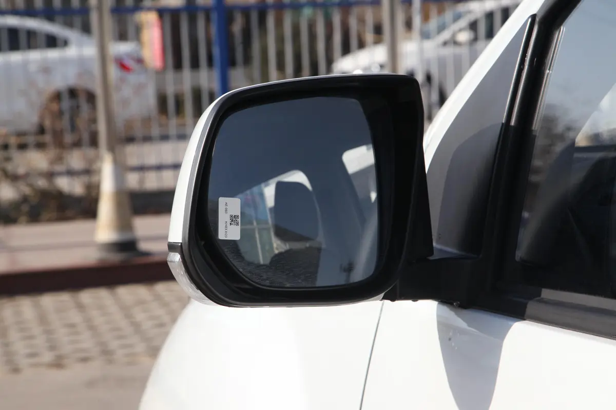 瑞迈S标轴版 2.5T 手动 四驱 领航版 柴油 国VI后视镜镜面