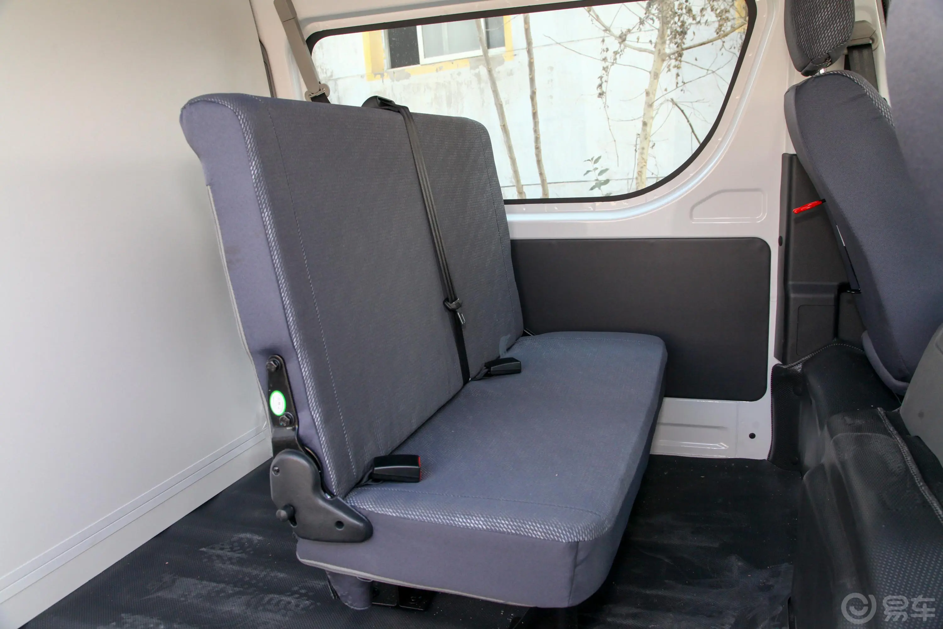 风景G92.4L 手动 商运版 汽油 短轴 4座后排座椅