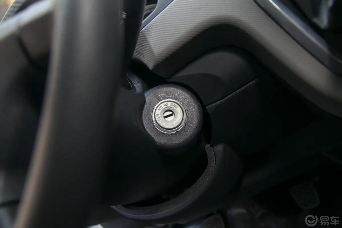风景G92.4L 手动 商运版 汽油 短轴 4座钥匙孔或一键启动按键