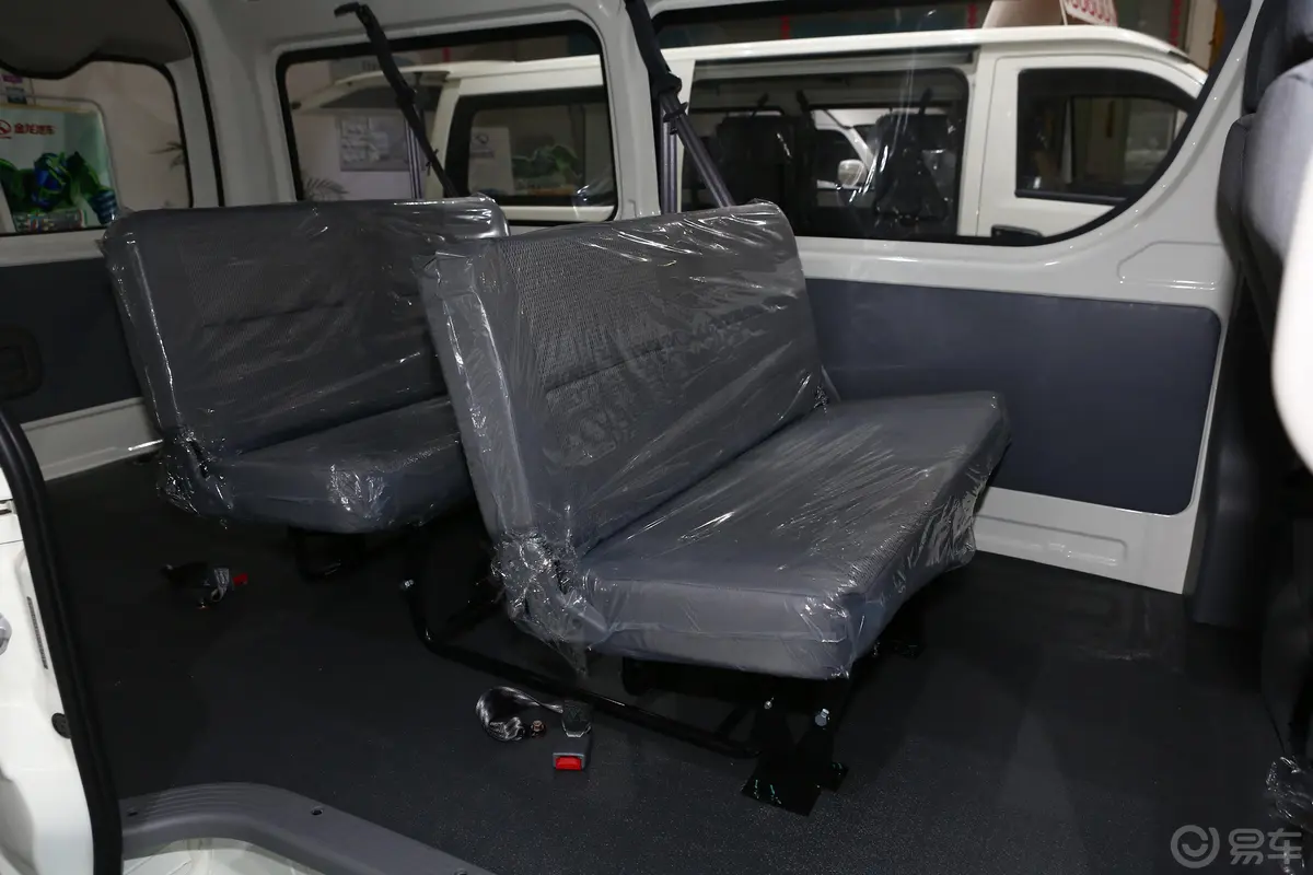 凯锐浩克V22 2.2L 手动 M1高顶标准型 6座 国V后排座椅