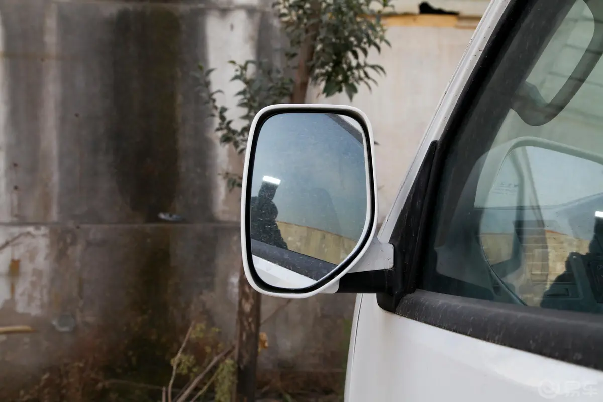 风景G92.4L 手动 商运版 汽油 短轴 2座后视镜镜面