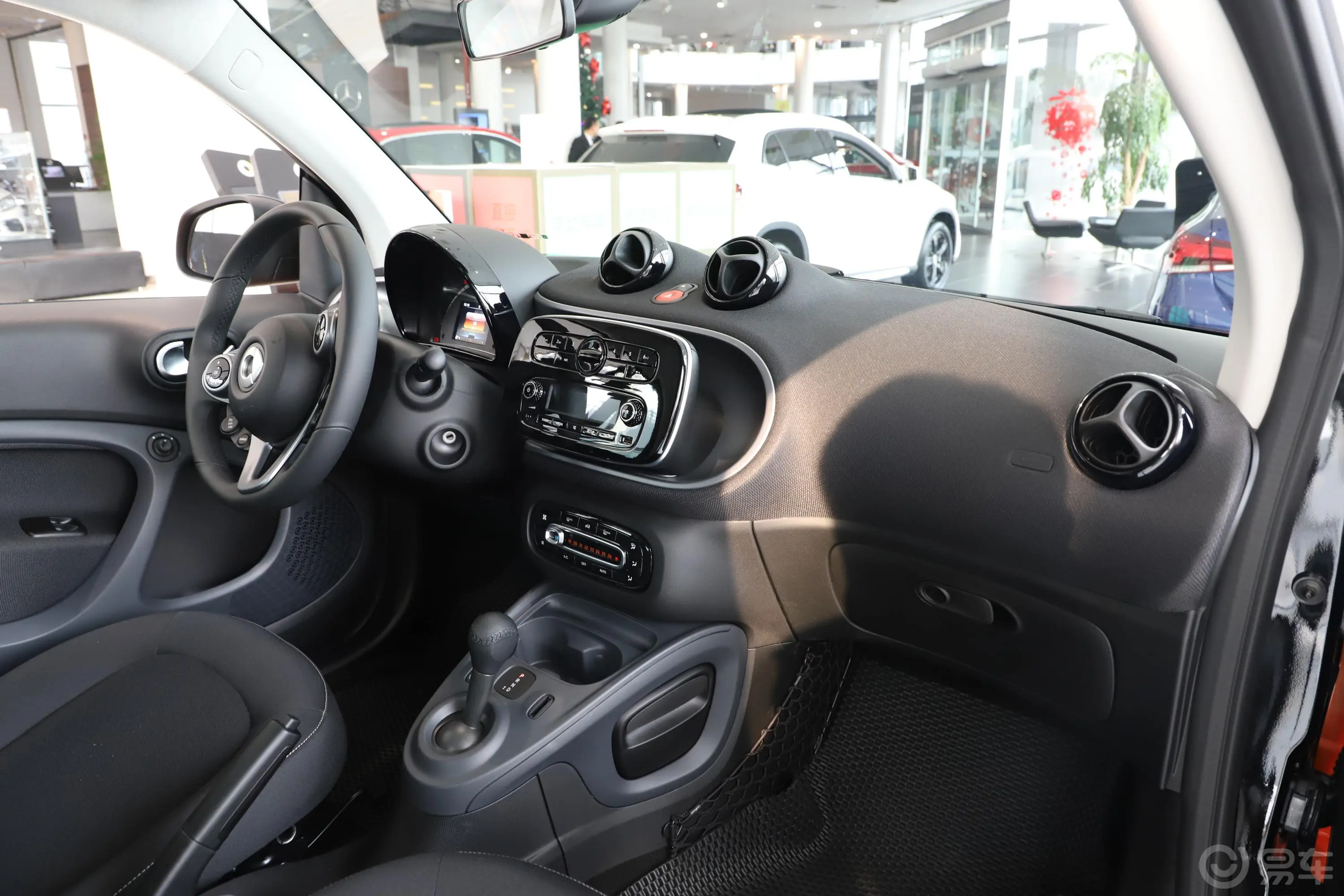 smart fortwo0.9T 66千瓦硬顶风擎版 国VI内饰