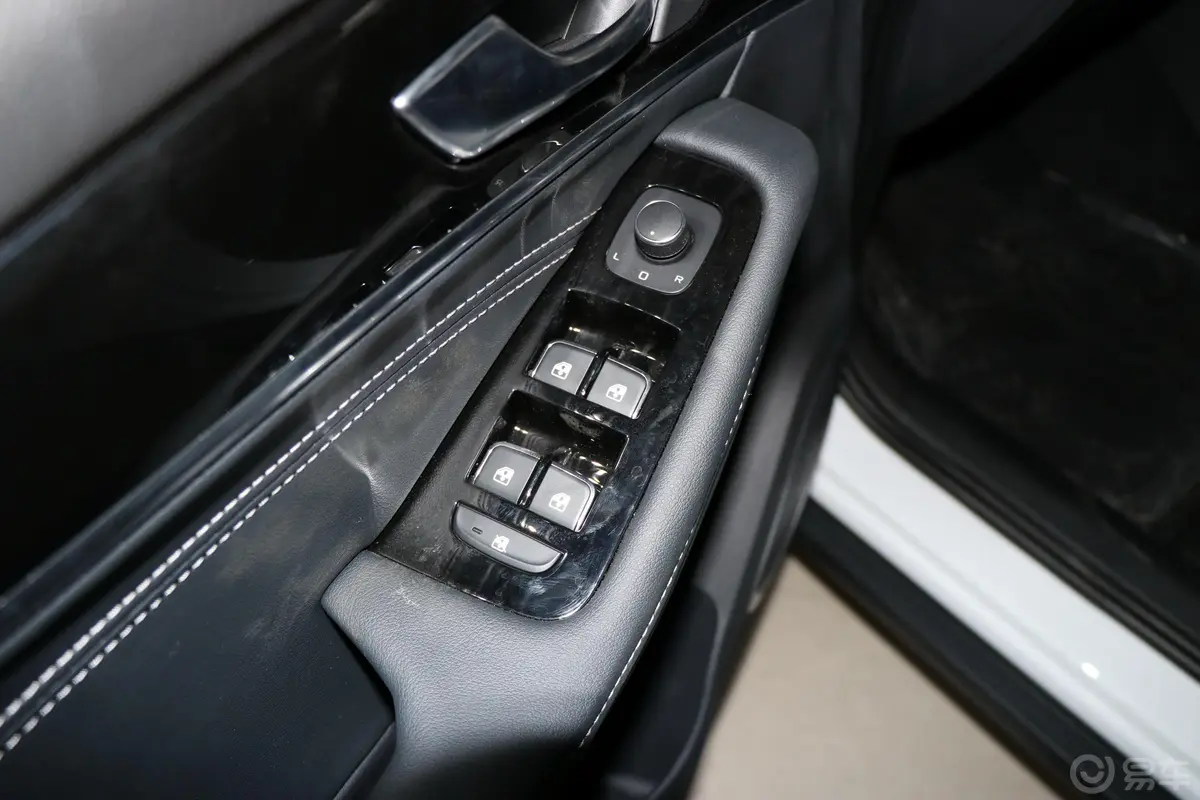 森雅R81.6L 手自一体 舒适型车窗调节整体