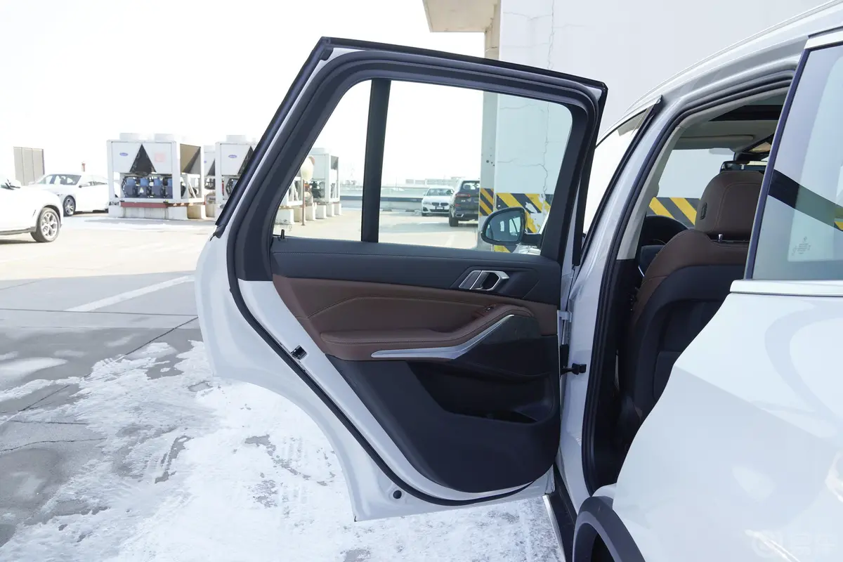 宝马X5(进口)xDrive30i X设计套装驾驶员侧后车门