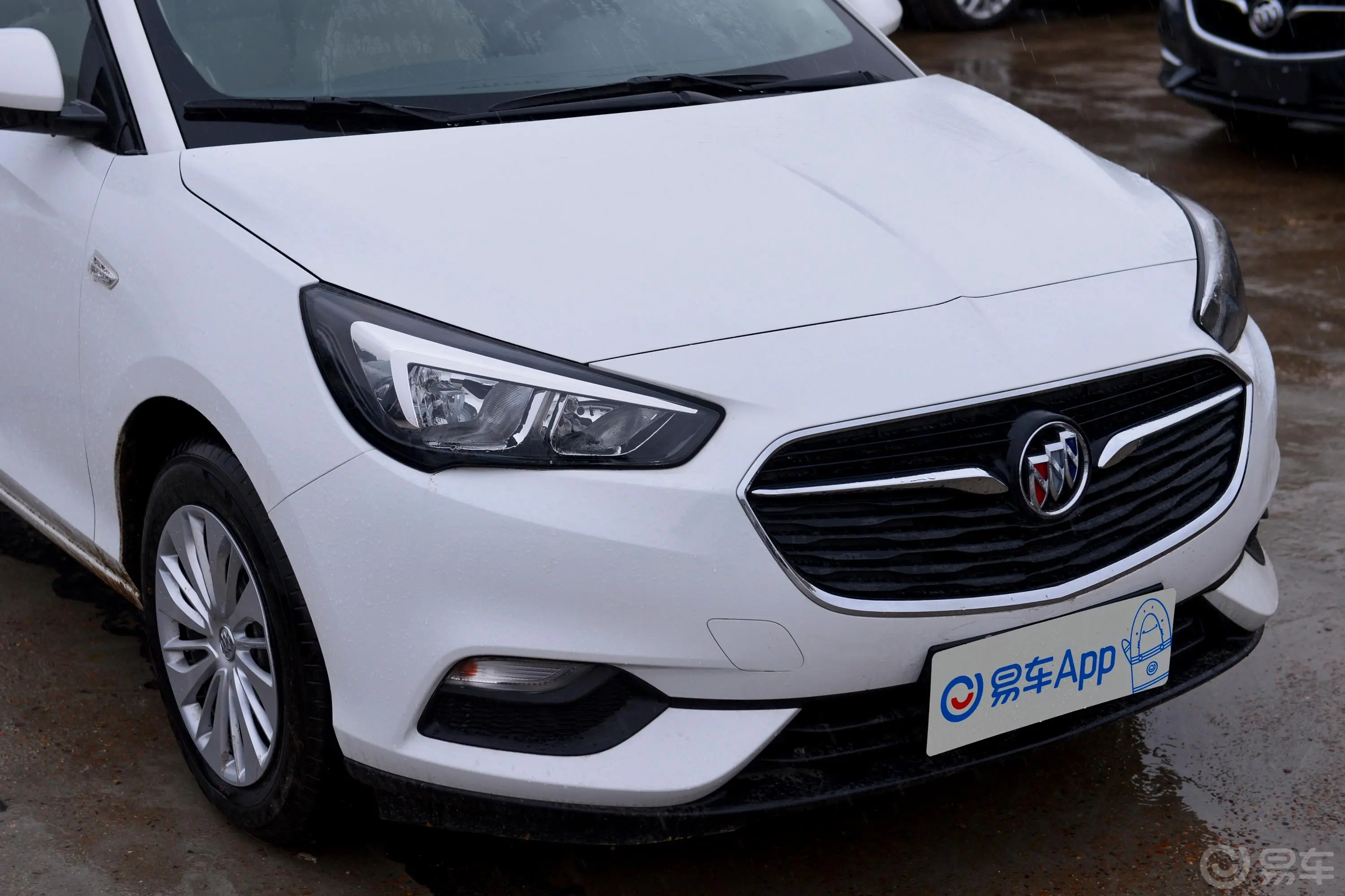 凯越15N CVT 精英型前格栅侧俯拍