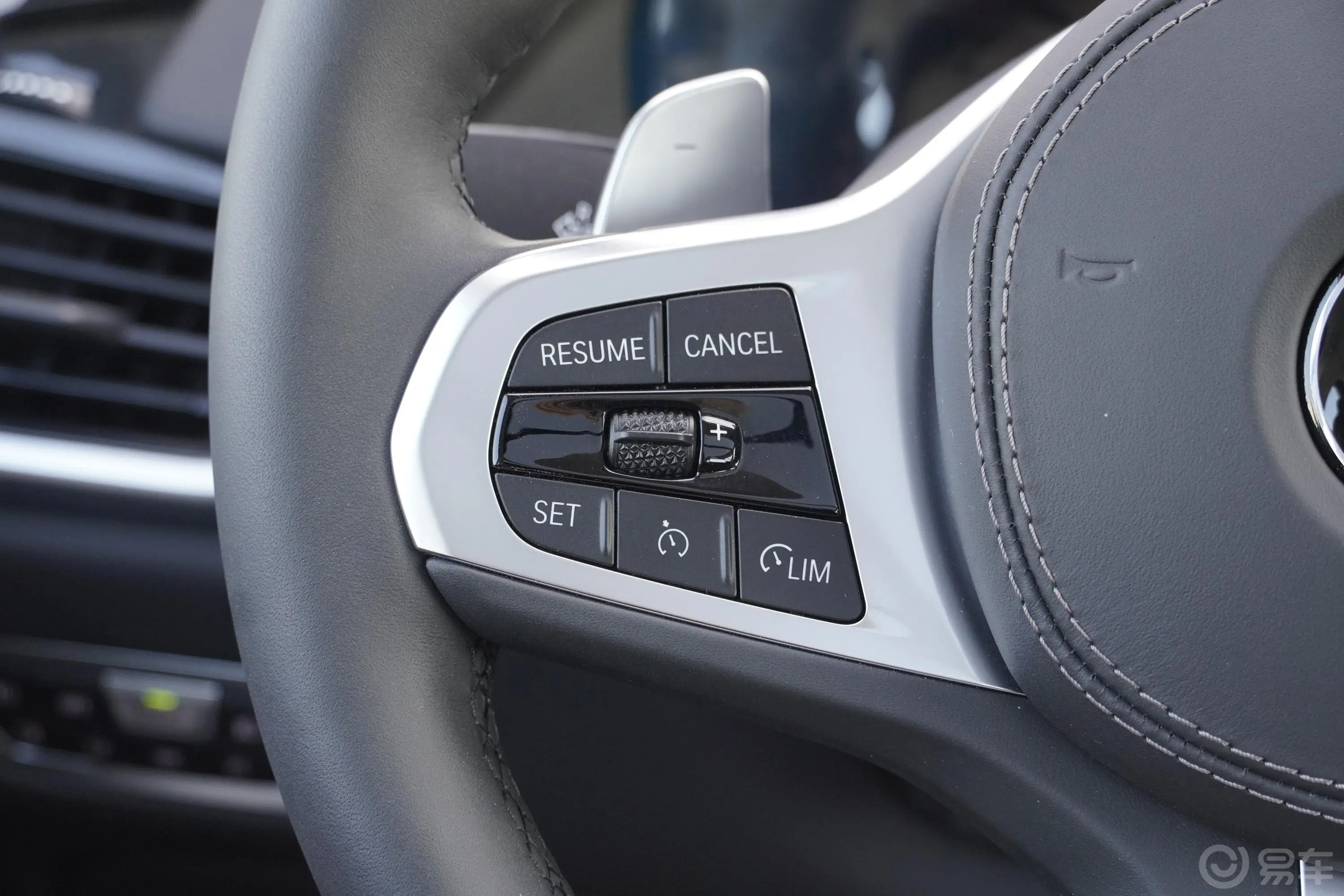 宝马X5(进口)xDrive30i M运动套装左侧方向盘功能按键