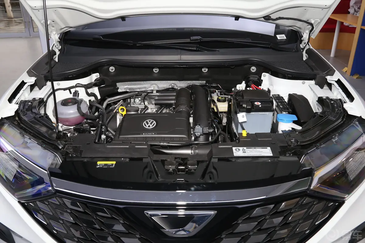 捷达VS7280TSI 手自一体 悦享型发动机舱整体