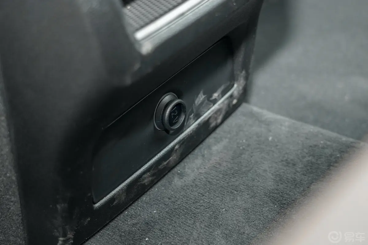 宝马X5(进口)xDrive40i M运动套装空间