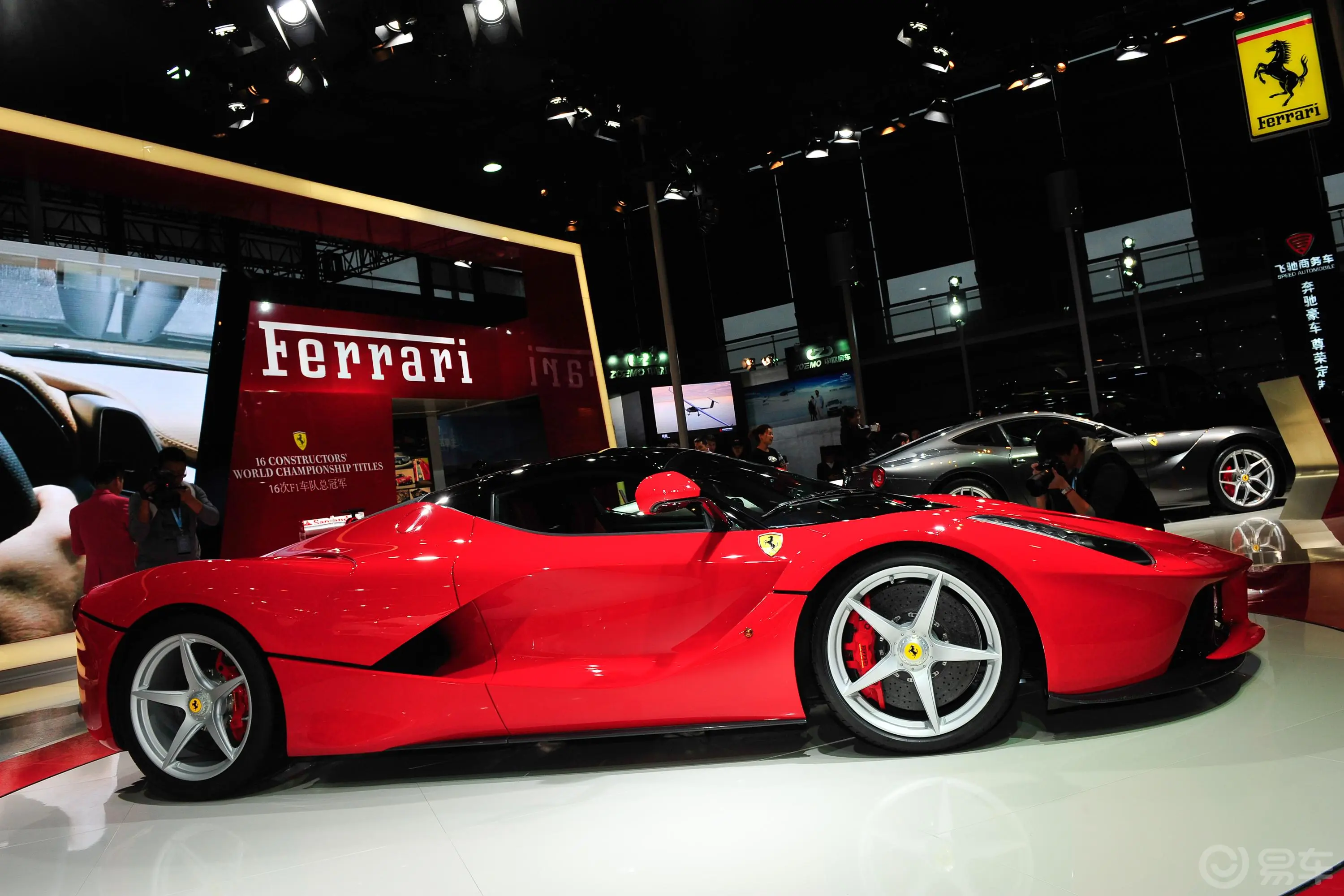 LaFerrari6.3L 标准版正侧车头向右水平