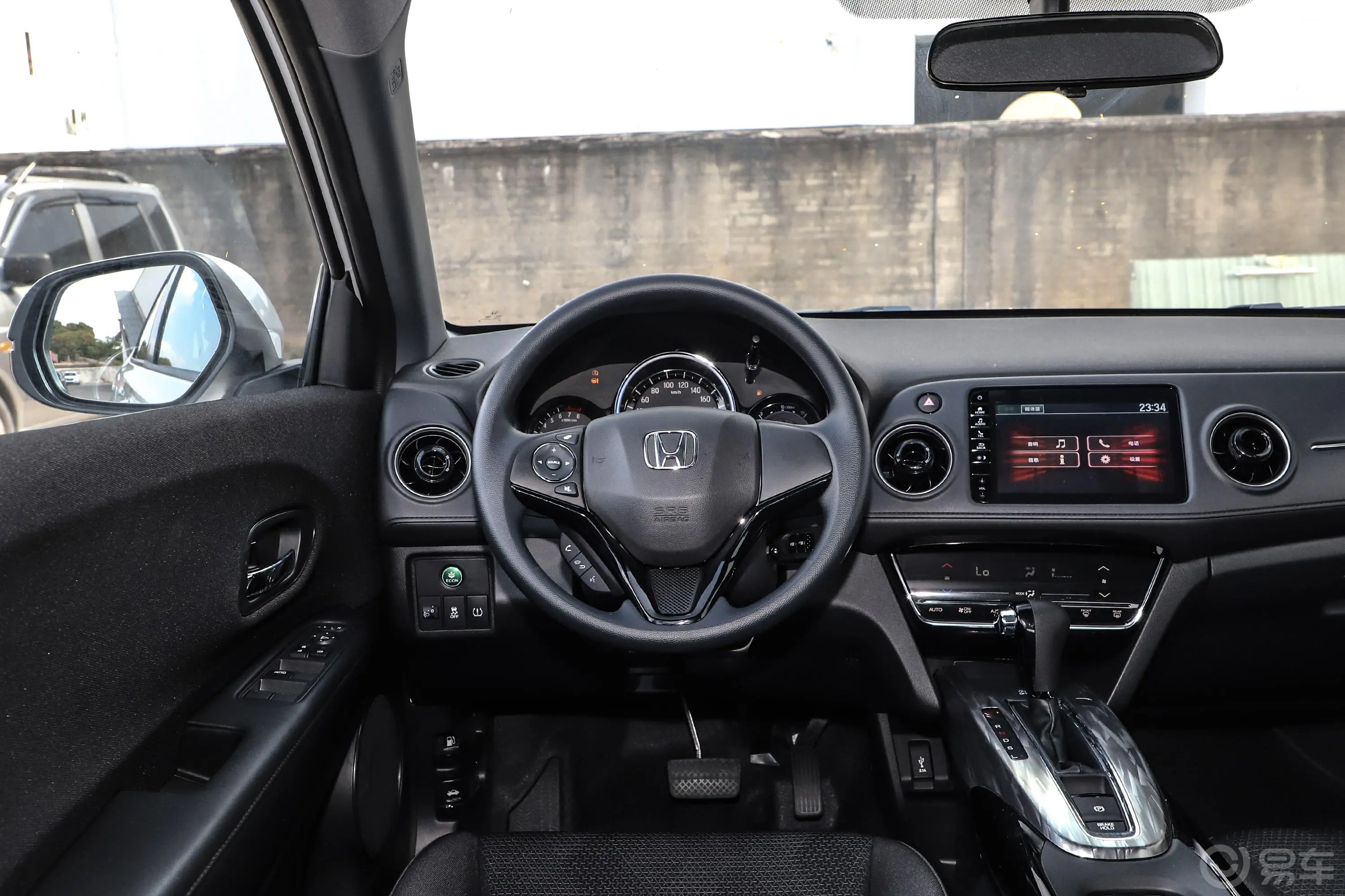 本田XR-V220TURBO CVT 舒适版驾驶位区域