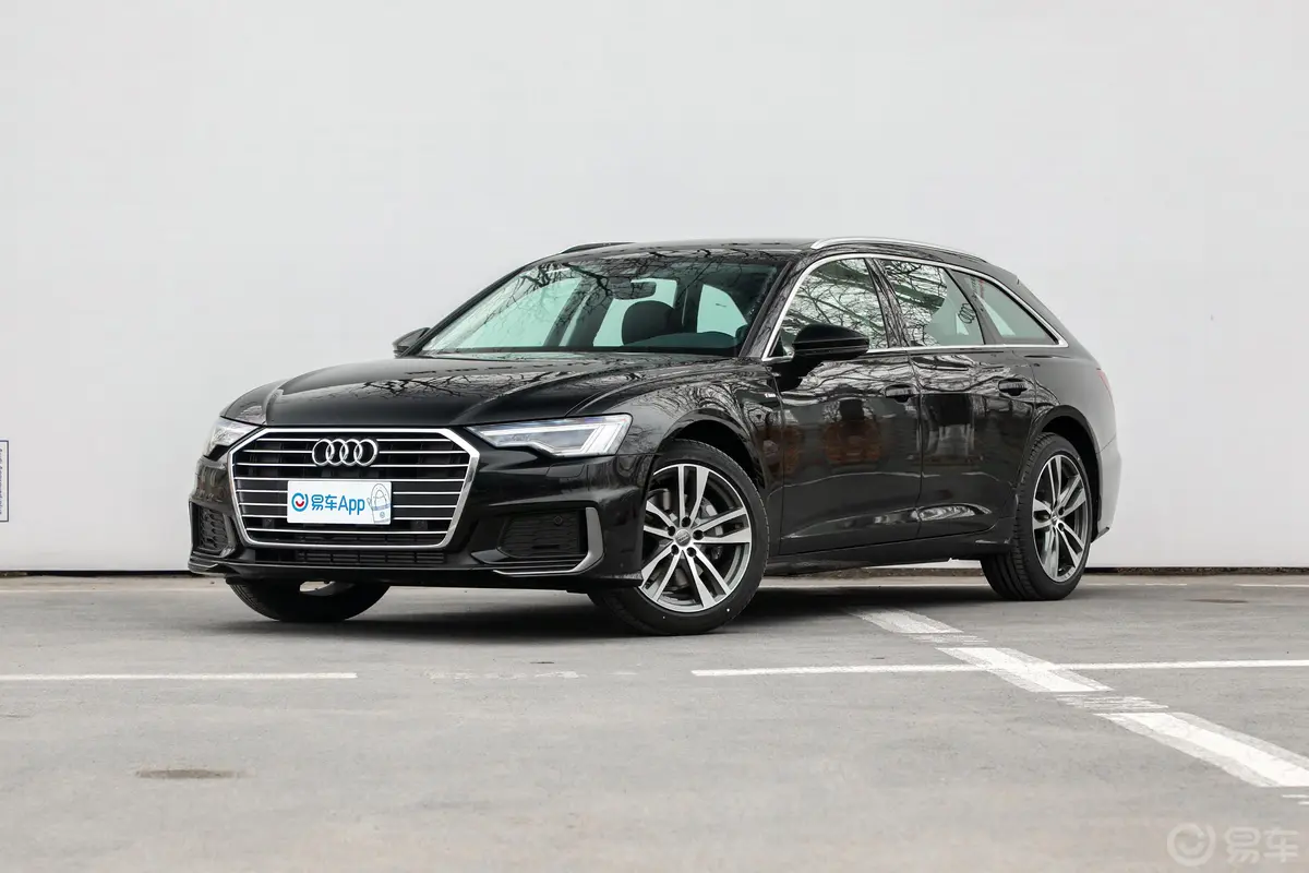 奥迪A6Avant 先锋派 45 TFSI 臻选动感型侧前45度车头向左水平