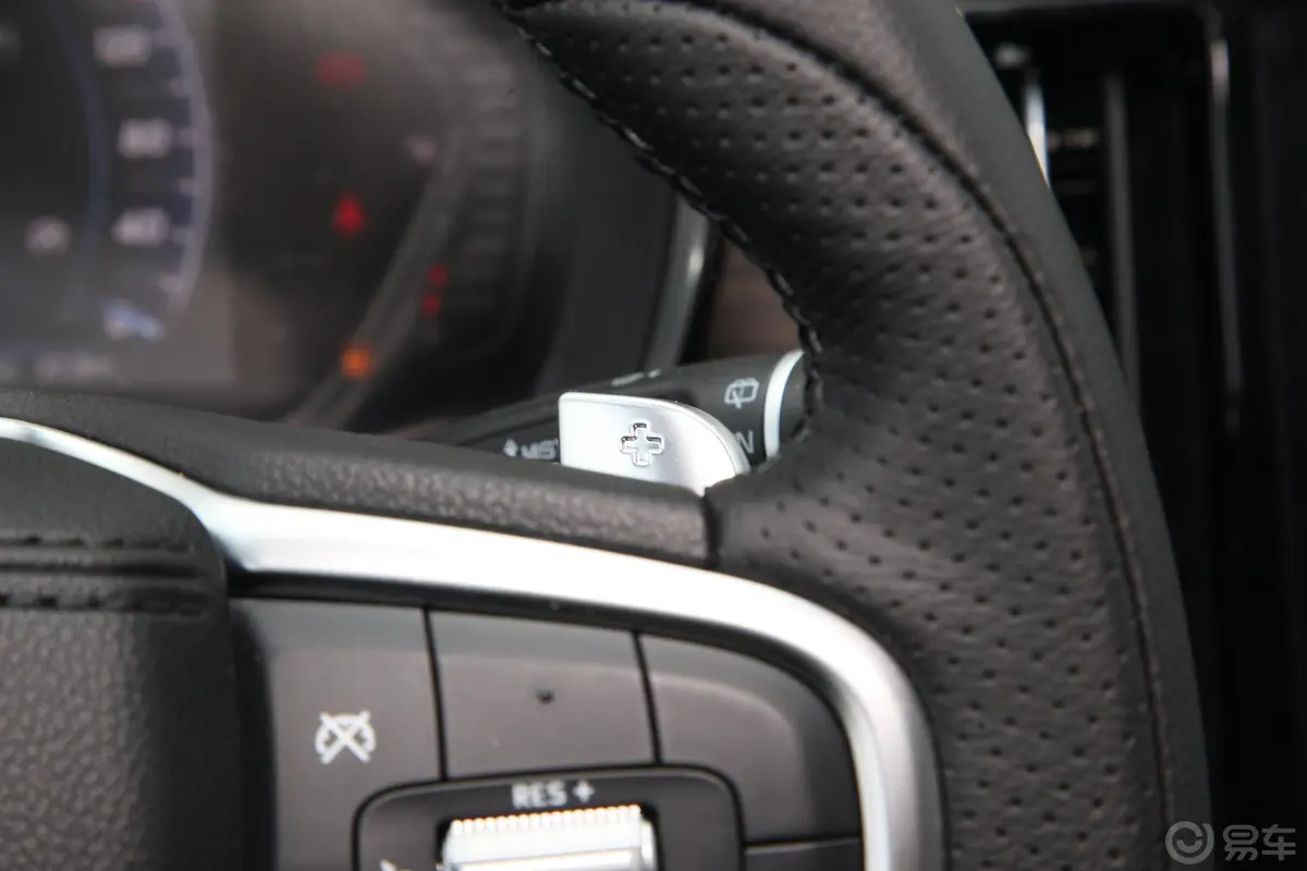驭胜S3502.0T 手自一体 两驱 舒适版 5座 汽油 国VI换挡拨片