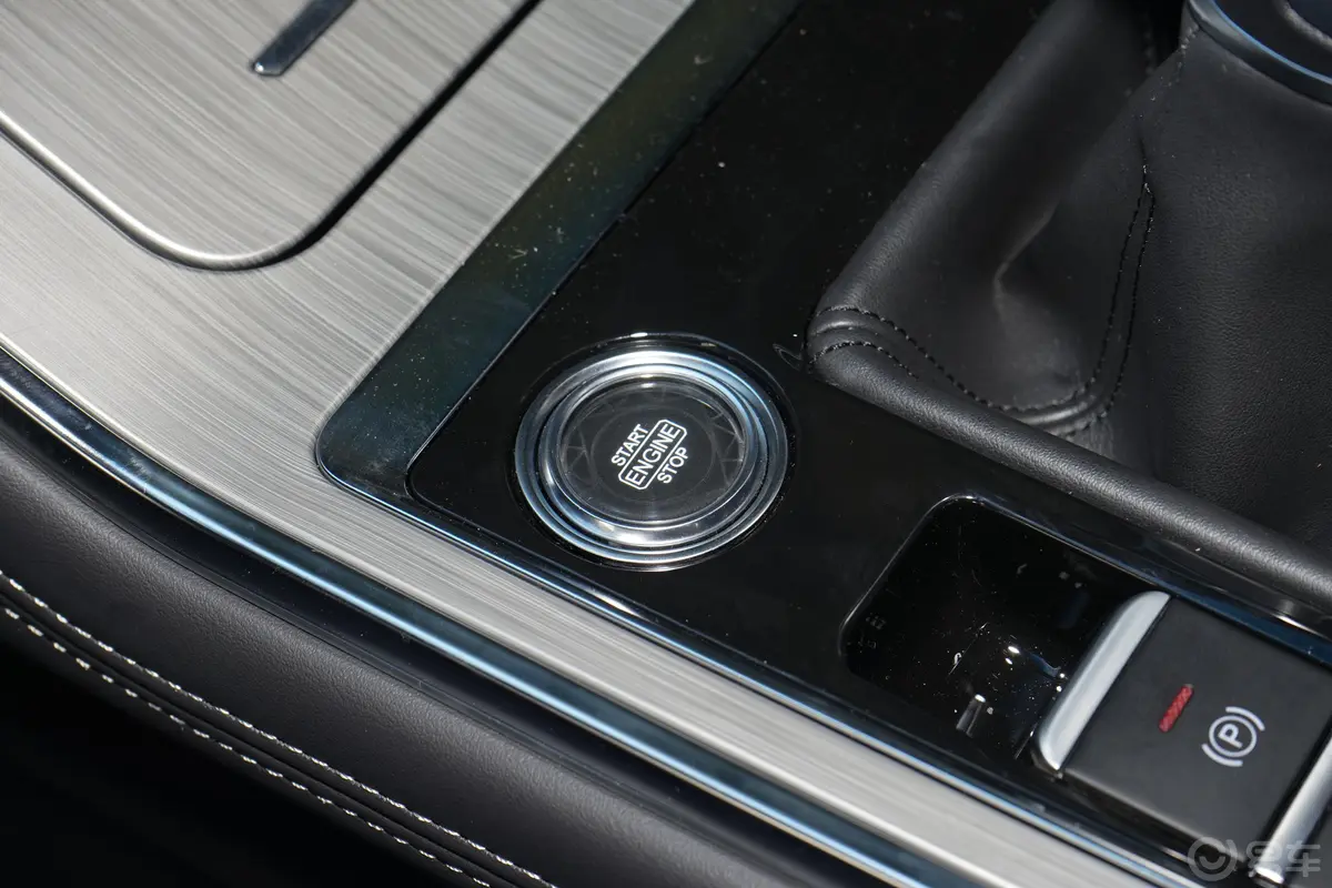 捷途X70 Coupe1.5T 手动 炫Cool钥匙孔或一键启动按键