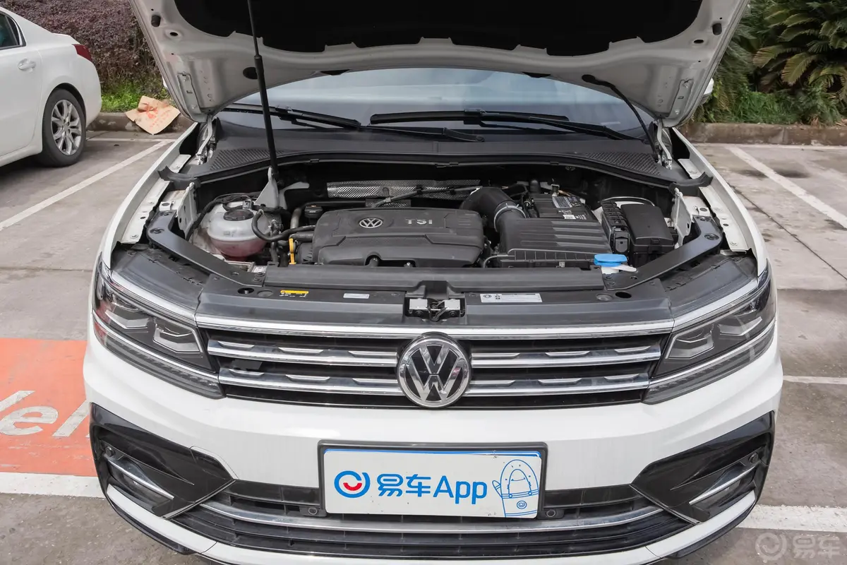 Tiguan380TSI 四驱 R-Line发动机舱整体