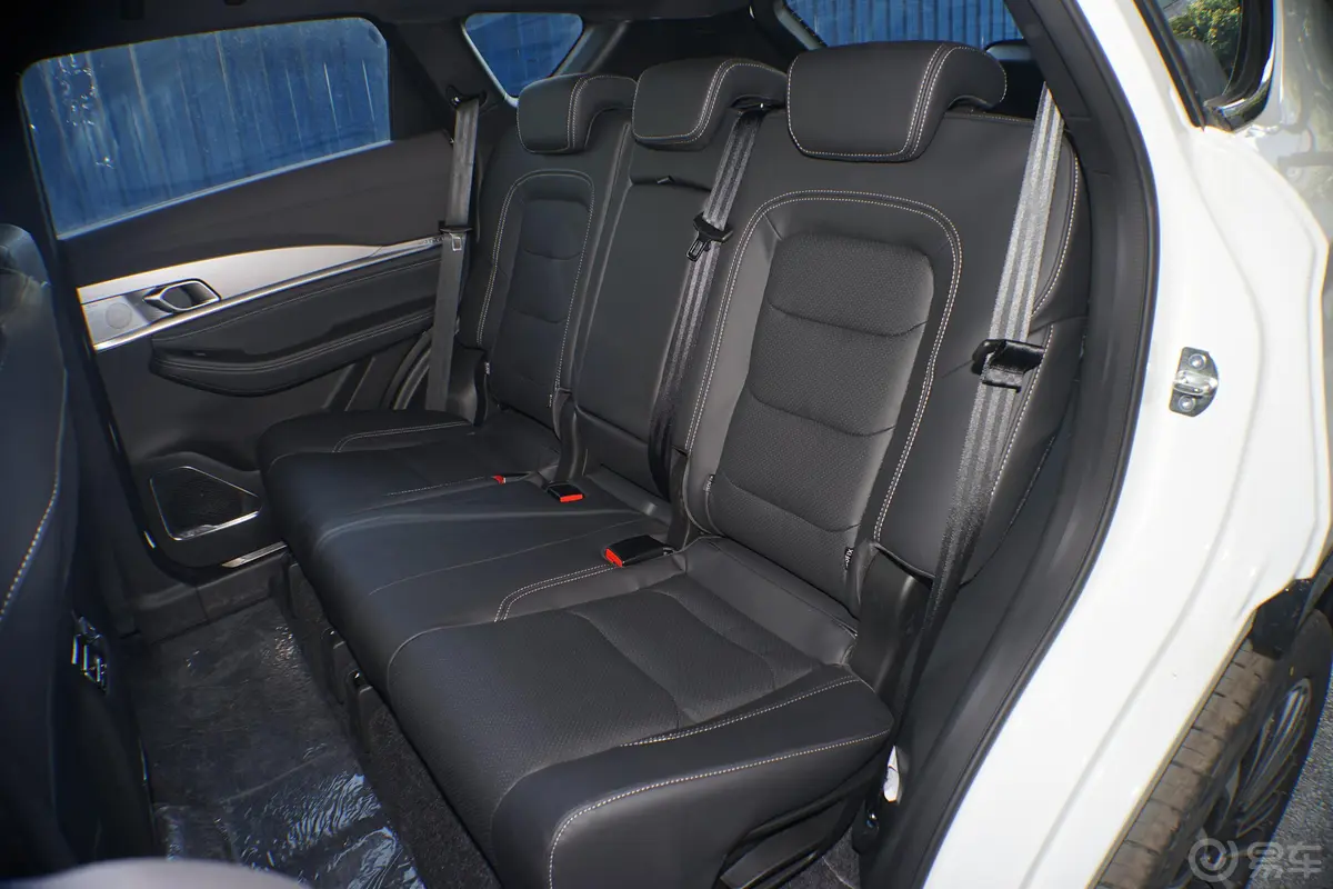 捷途X70 Coupe1.6T 双离合 燃Cool后排座椅