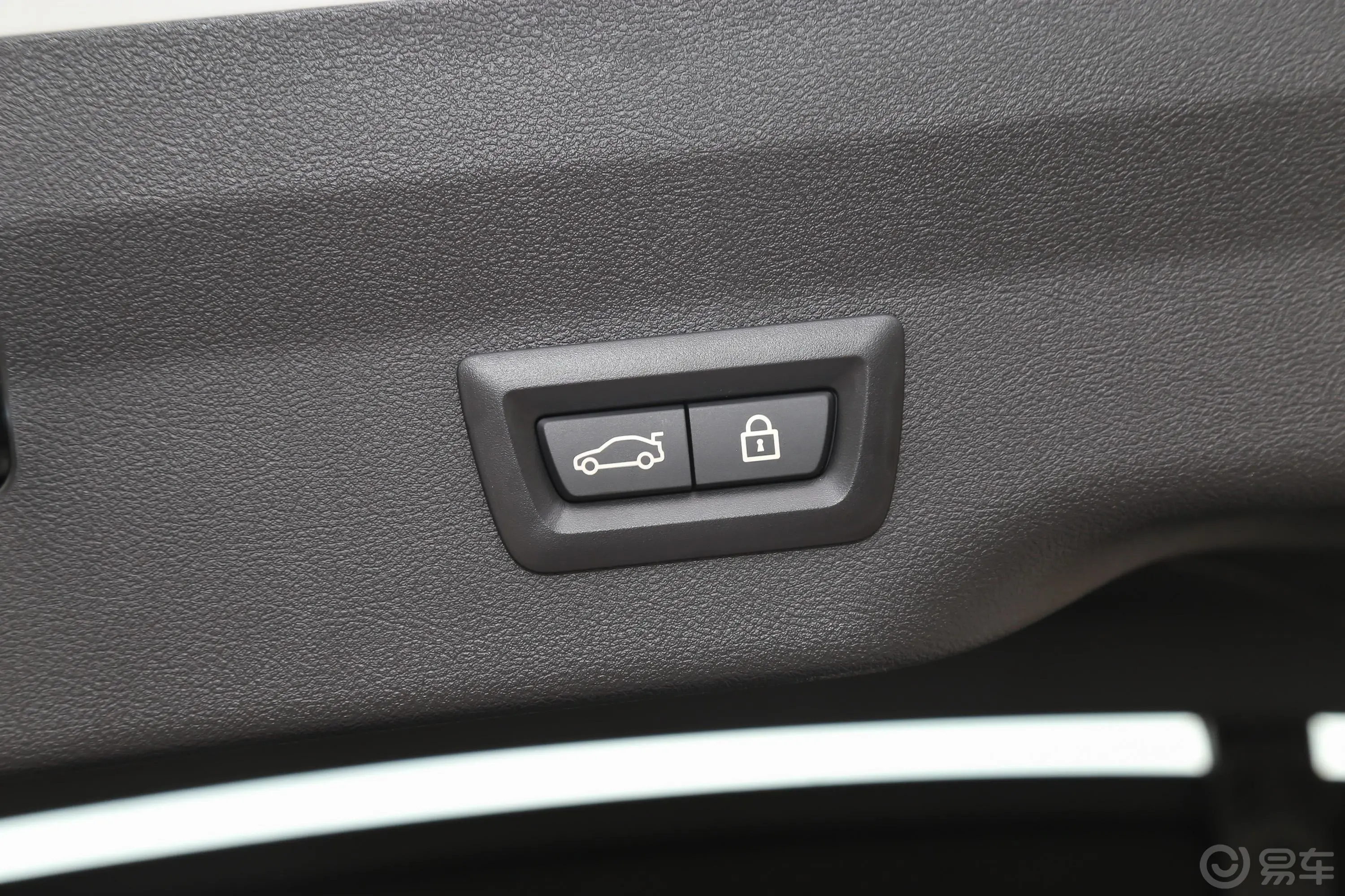 宝马6系GT630i M运动套装电动尾门按键（手动扶手）