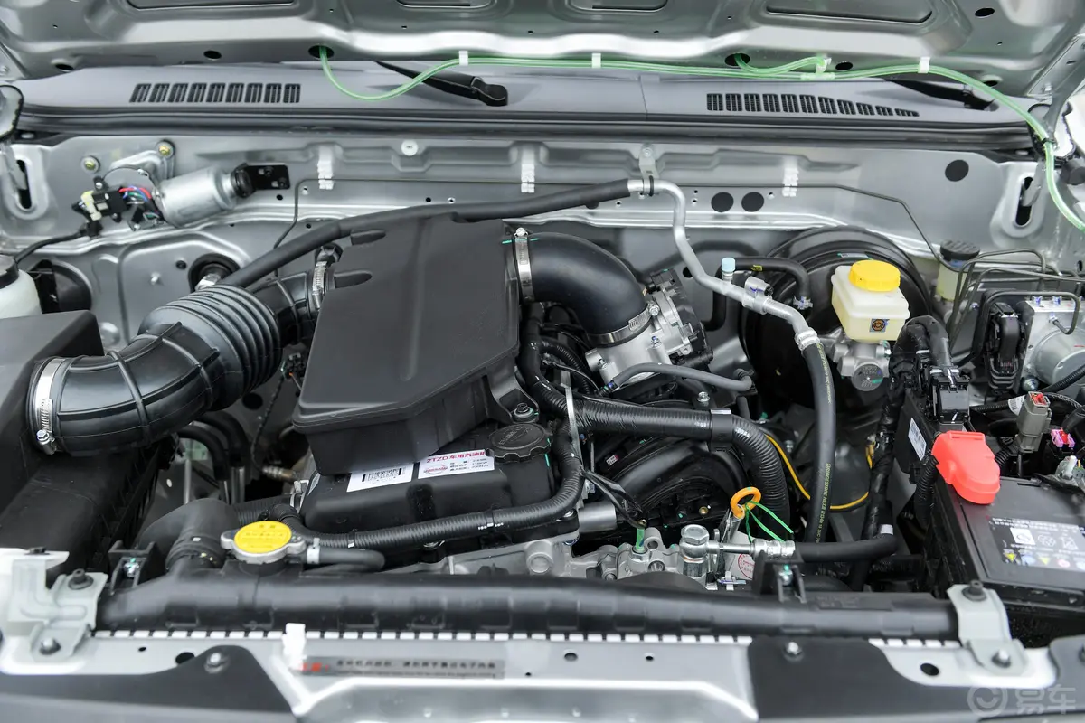 锐骐长货箱 2.4L 手动 两驱 标准版 汽油 国VI外观