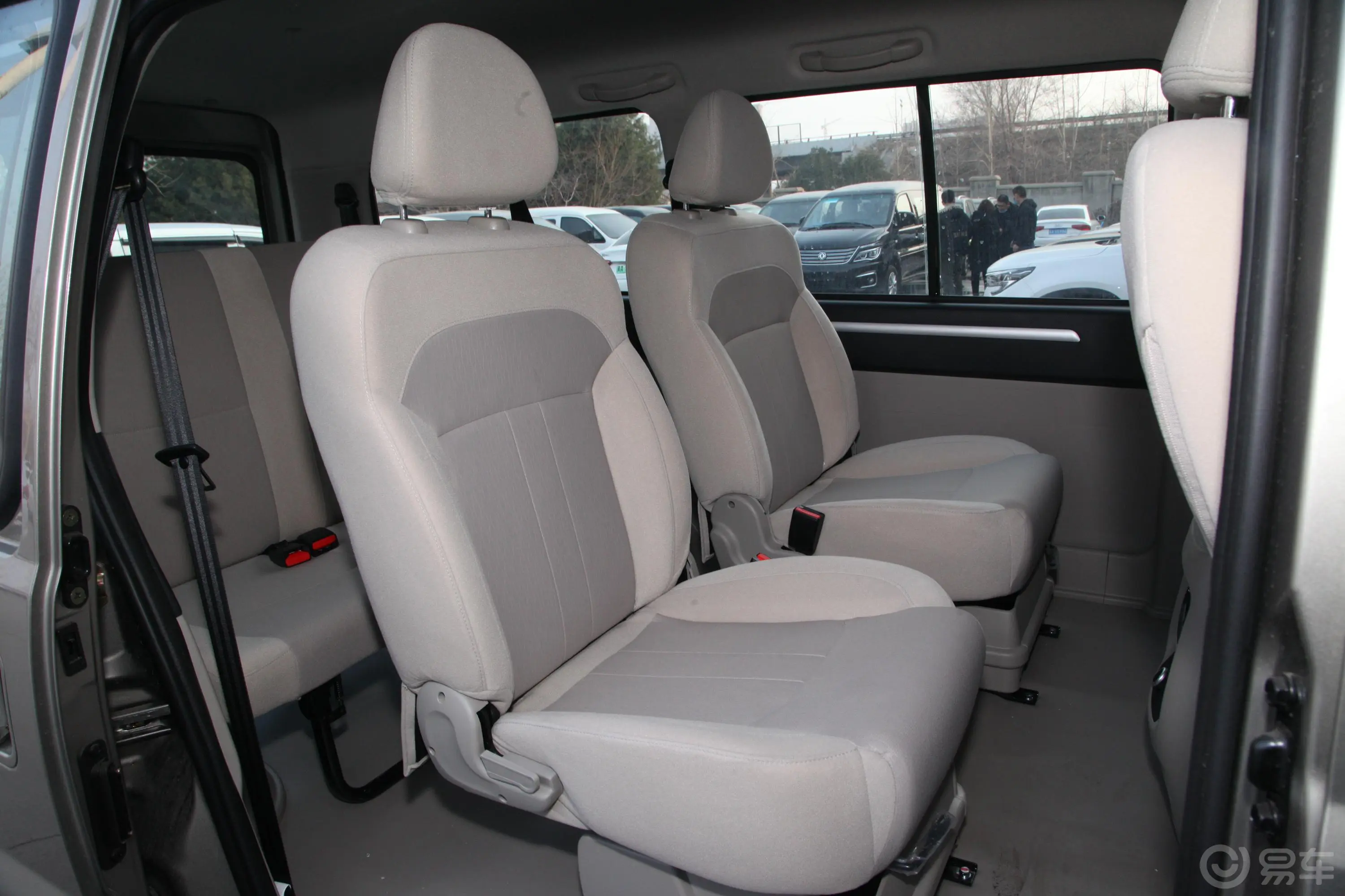 菱智M5 EV舒适型 7座后排座椅