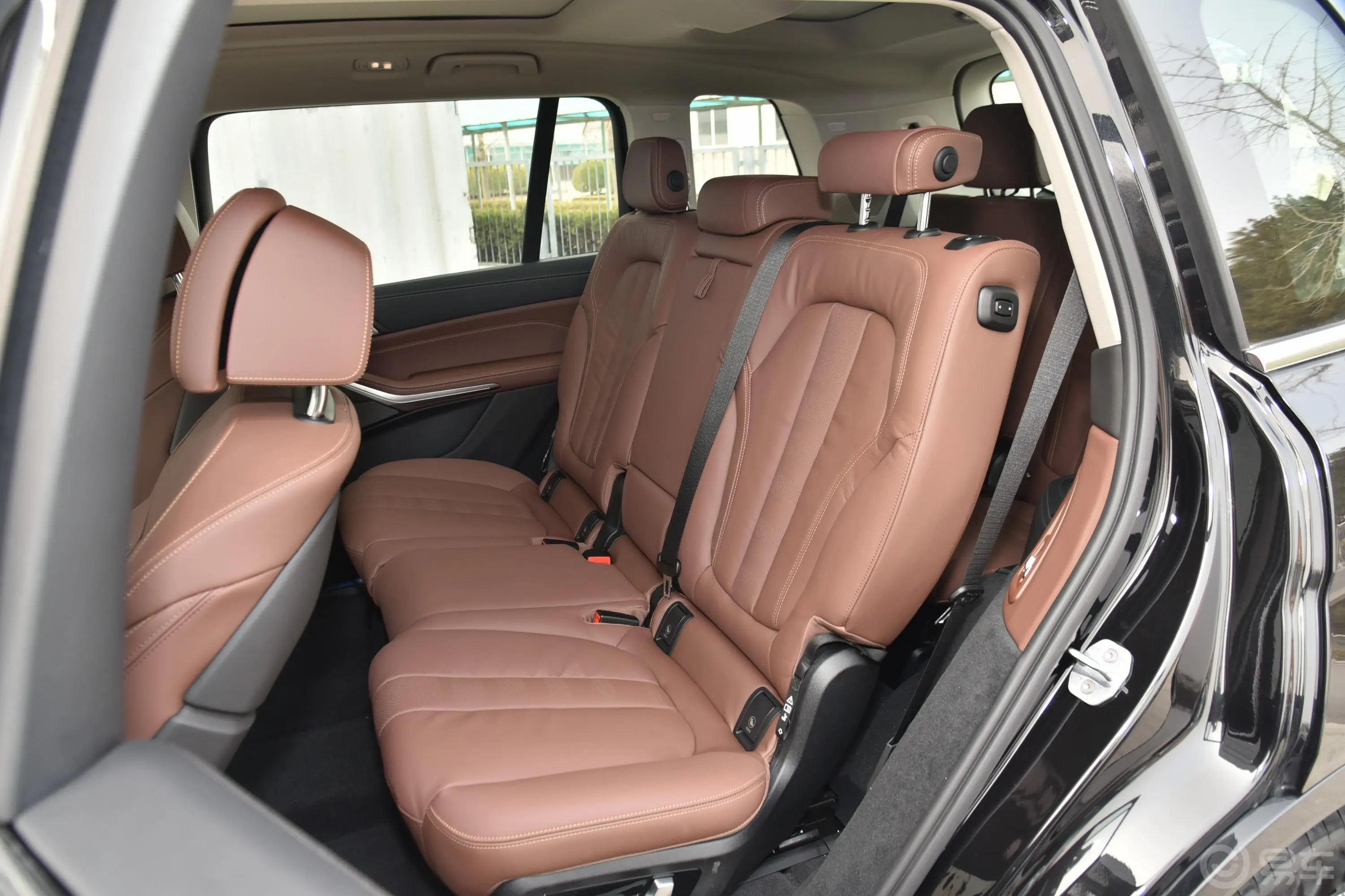 宝马X7xDrive40i 领先型 豪华套装第三排空间体验
