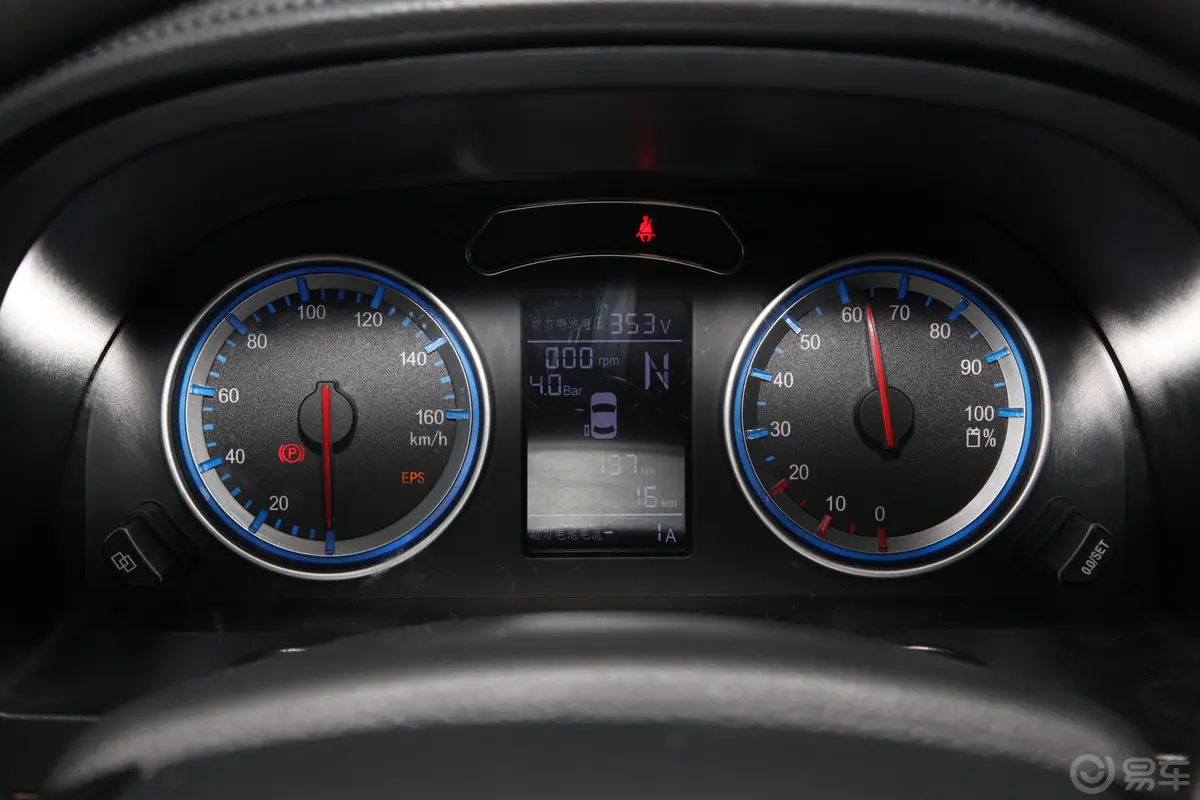 菱智M5 EV舒适型 9座仪表盘