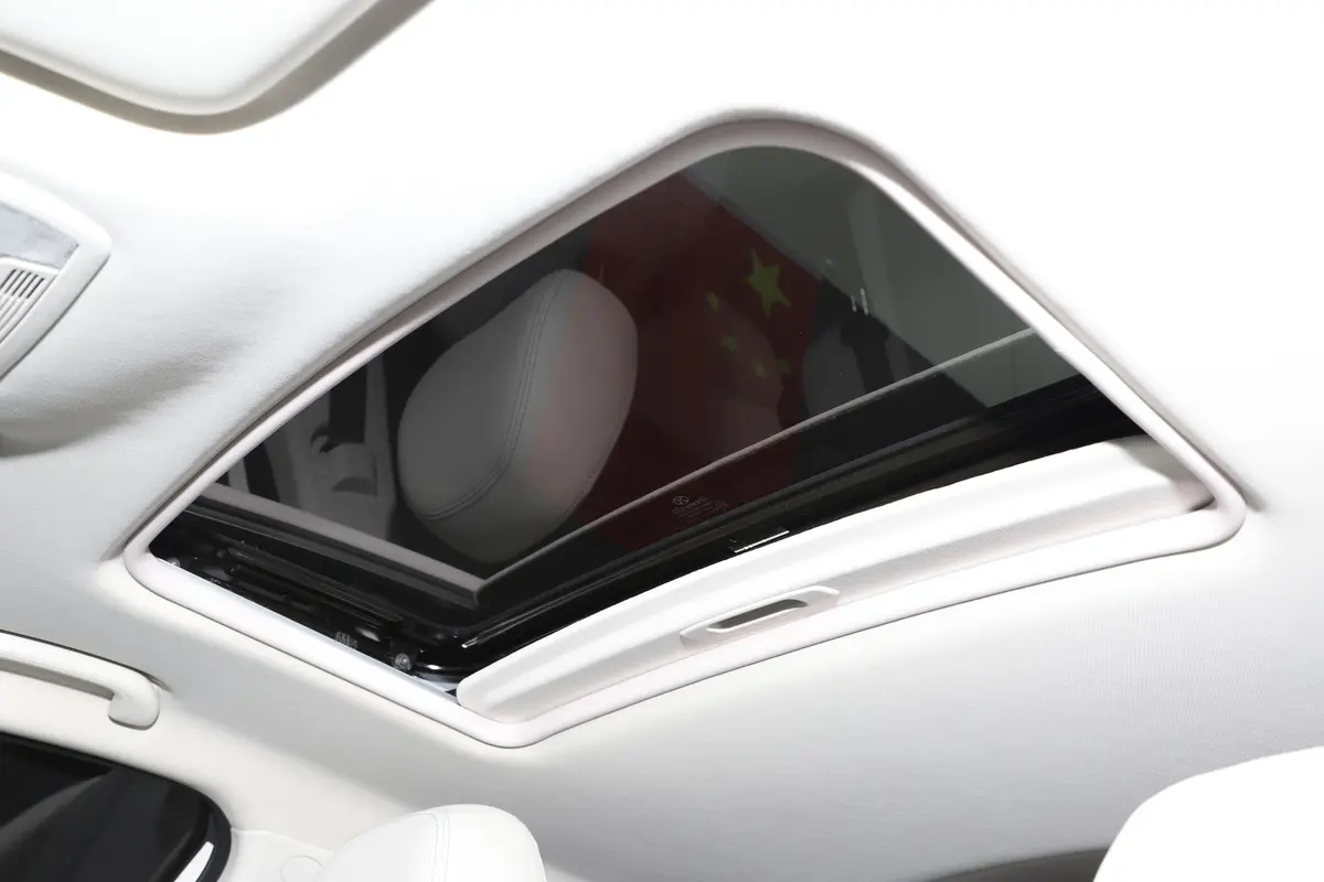 北京EU5经典款 R500 智风版天窗内拍关闭