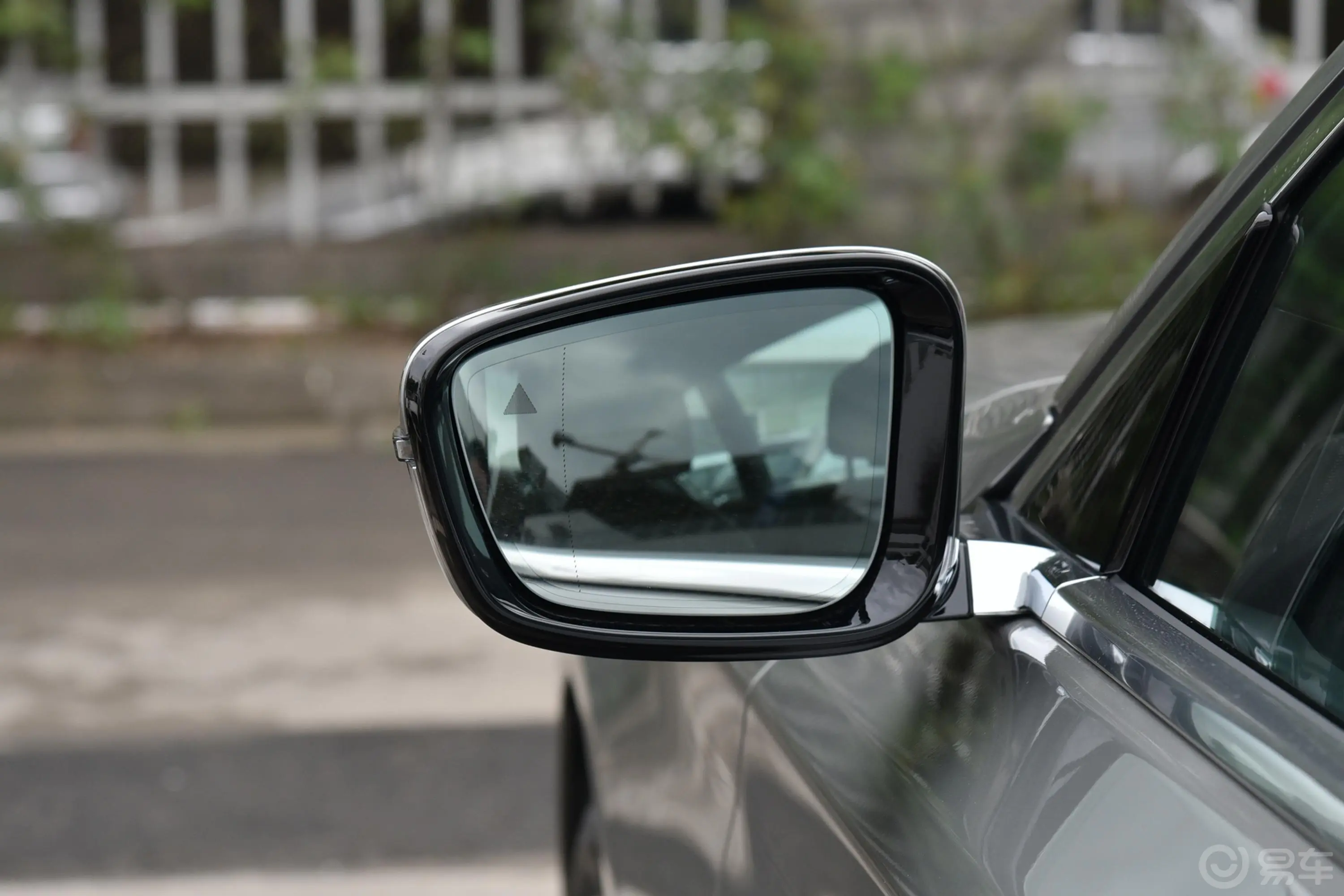 宝马7系改款 730Li M运动套装后视镜镜面