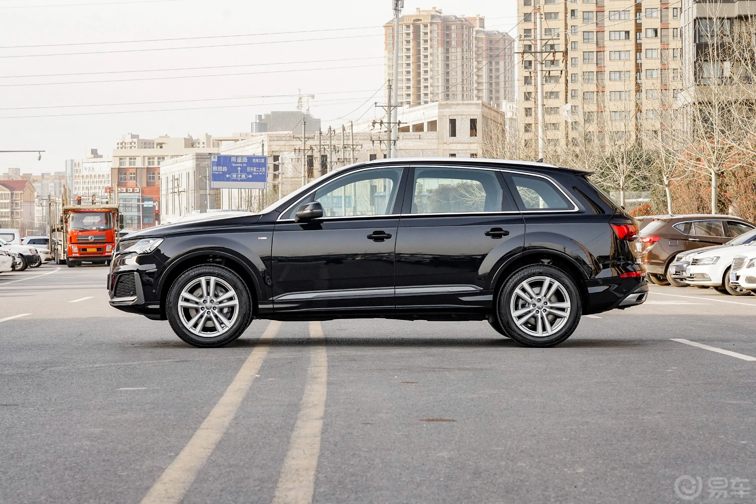 奥迪Q745 TFSI quattro 致享专享版外观