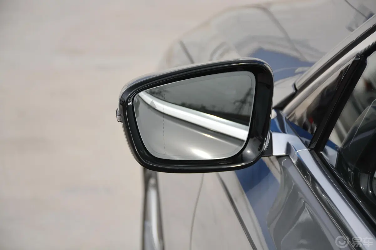 宝马7系改款 740Li xDrive 行政型 豪华套装后视镜镜面