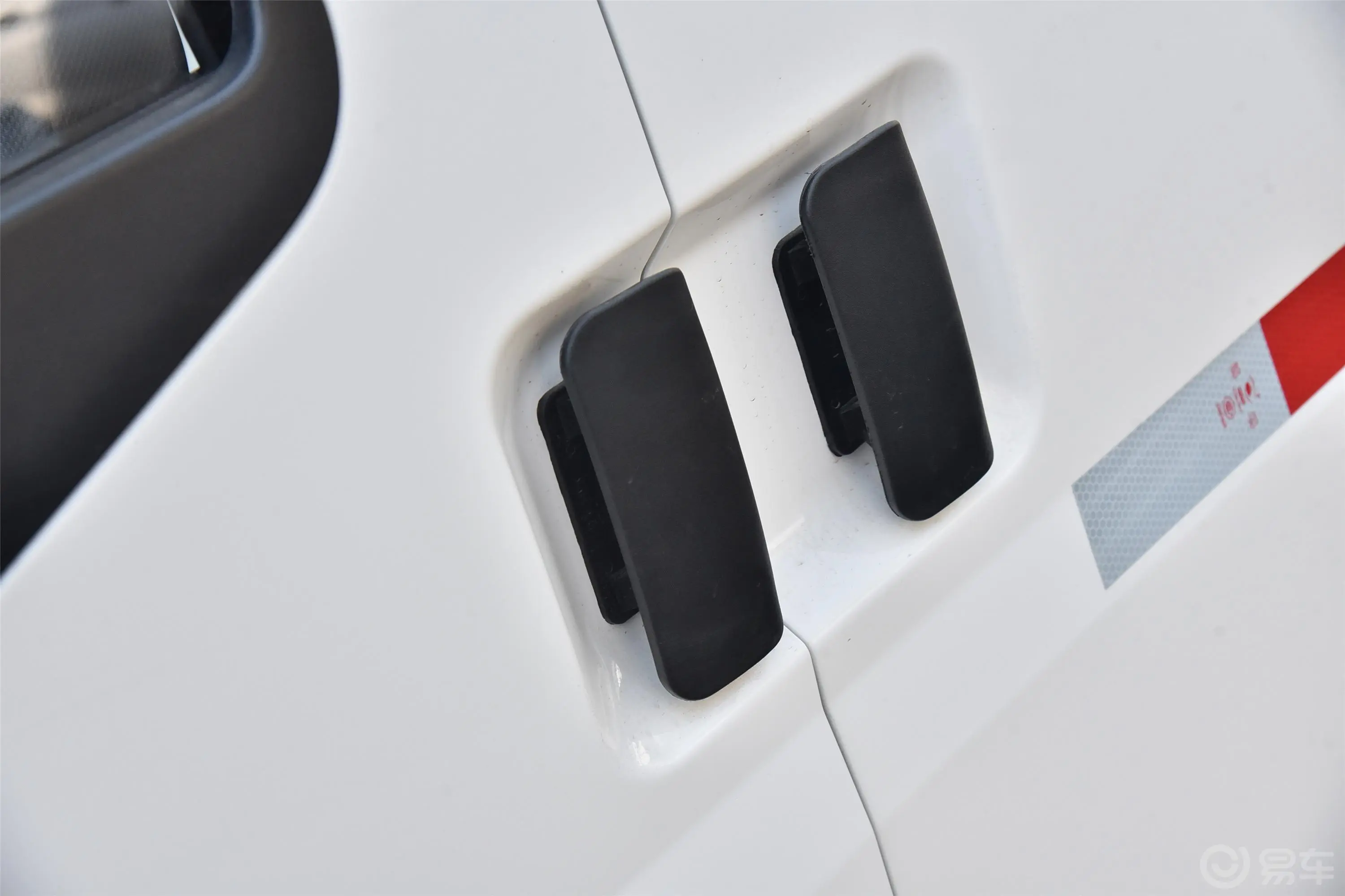 瑞驰新能源EC35EC35 II标准型41.86kWh驾驶员侧前门把手