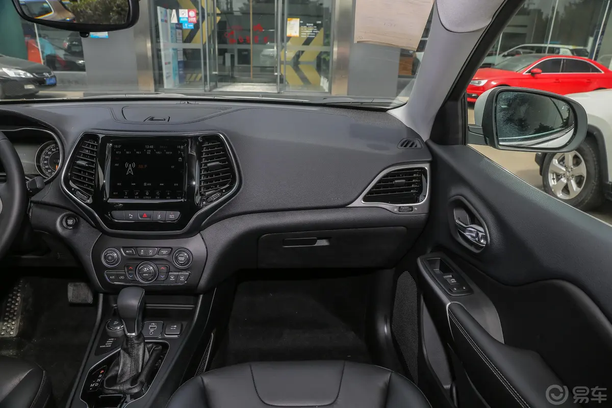 自由光2.0T 四驱 探享版+自动驾驶智慧包 国VI副驾驶位区域