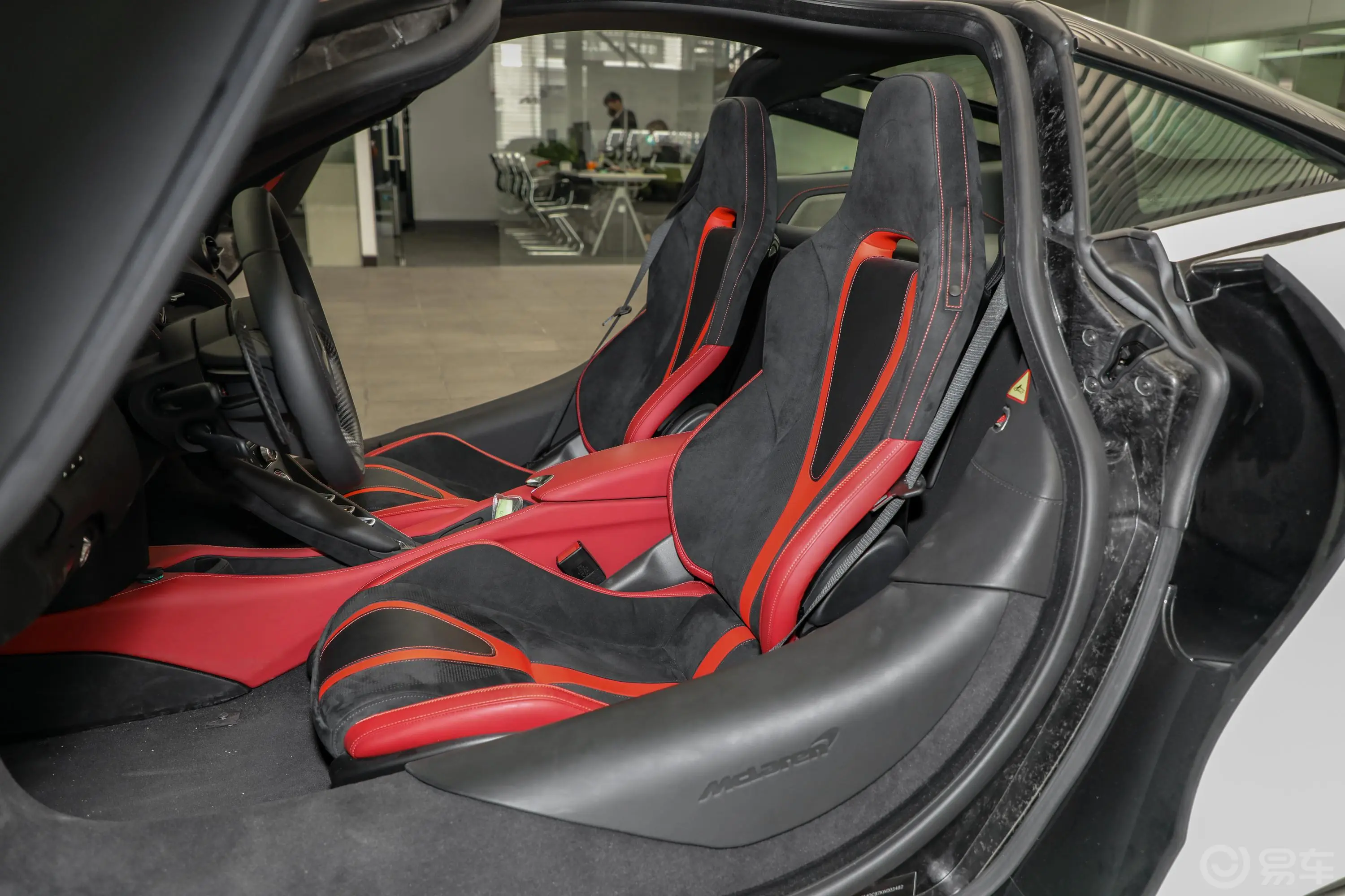 迈凯伦720S4.0T Spider驾驶员座椅