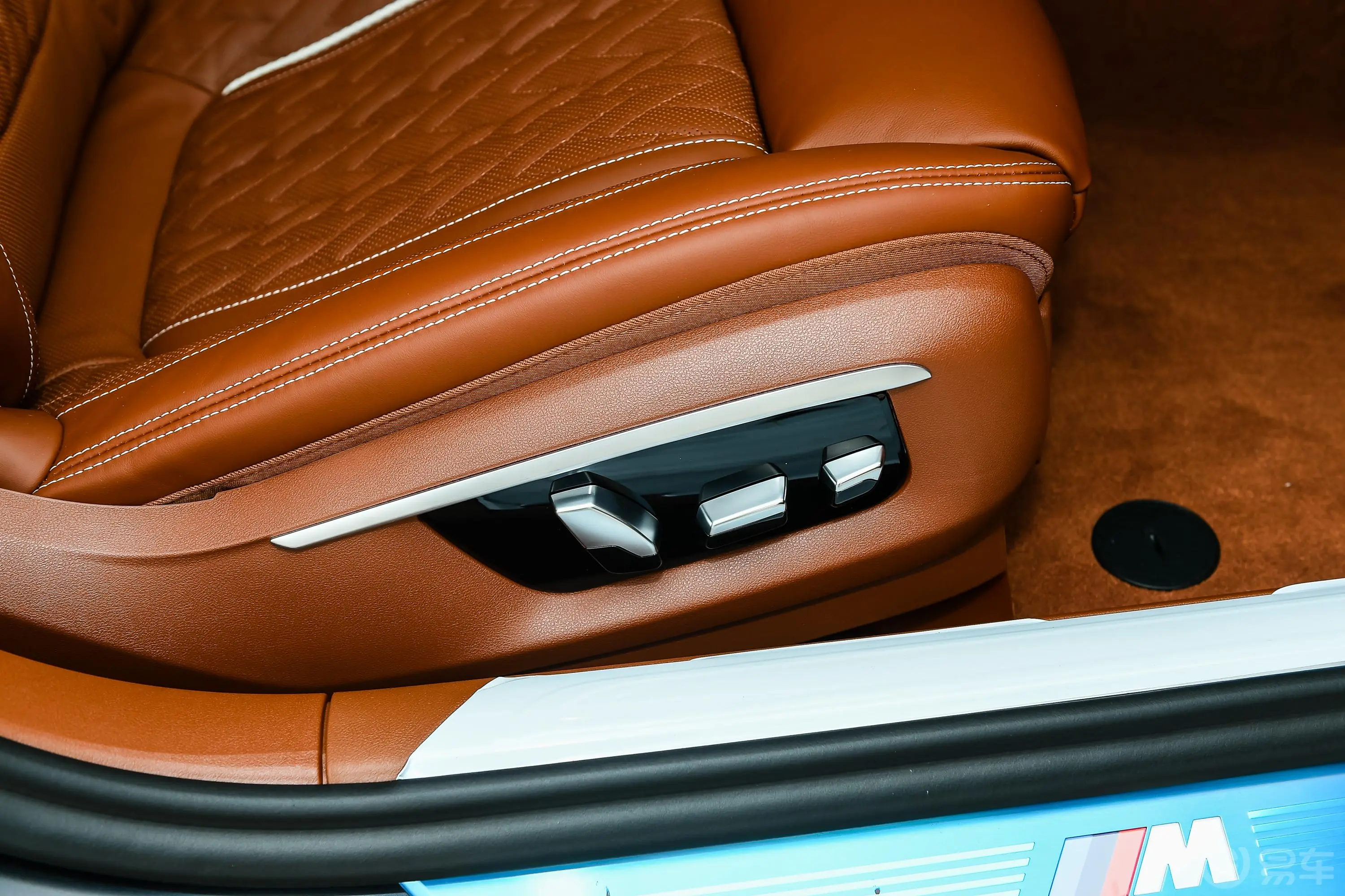 宝马7系改款 750Li xDrive V8 M运动套装内饰