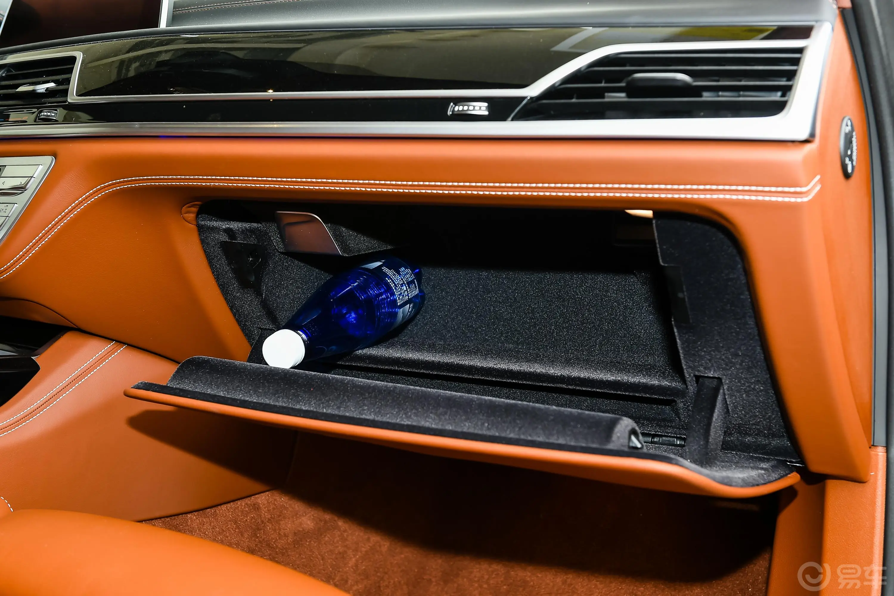 宝马7系改款 750Li xDrive V8 M运动套装内饰