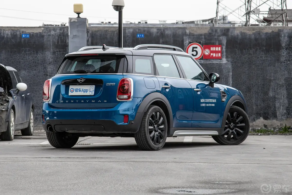 MINI COUNTRYMAN1.5T COOPER 艺术家周末旅行版外观