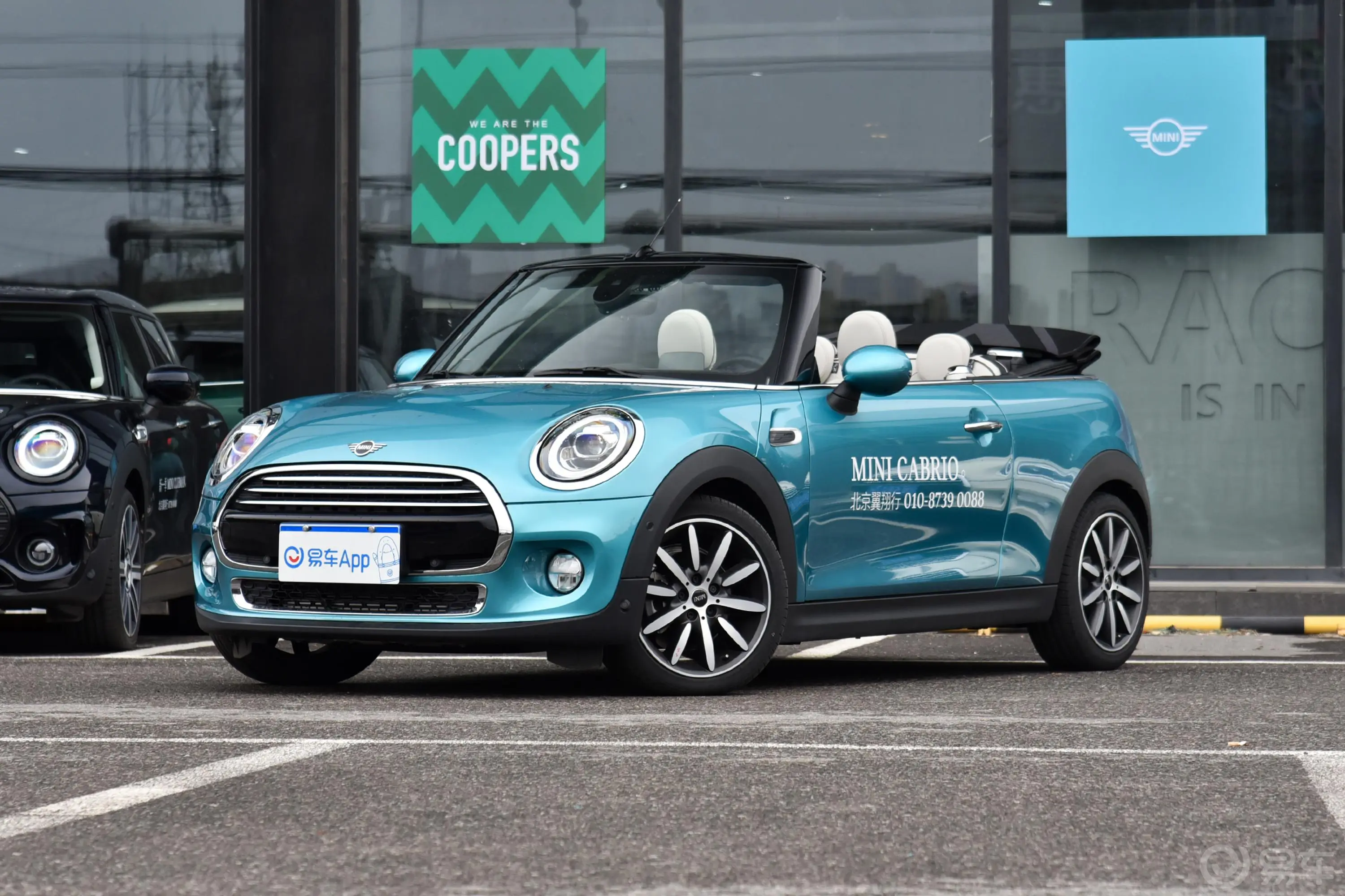 MINI CABRIO1.5T COOPER CABRIO 好色版侧前45度车头向左水平