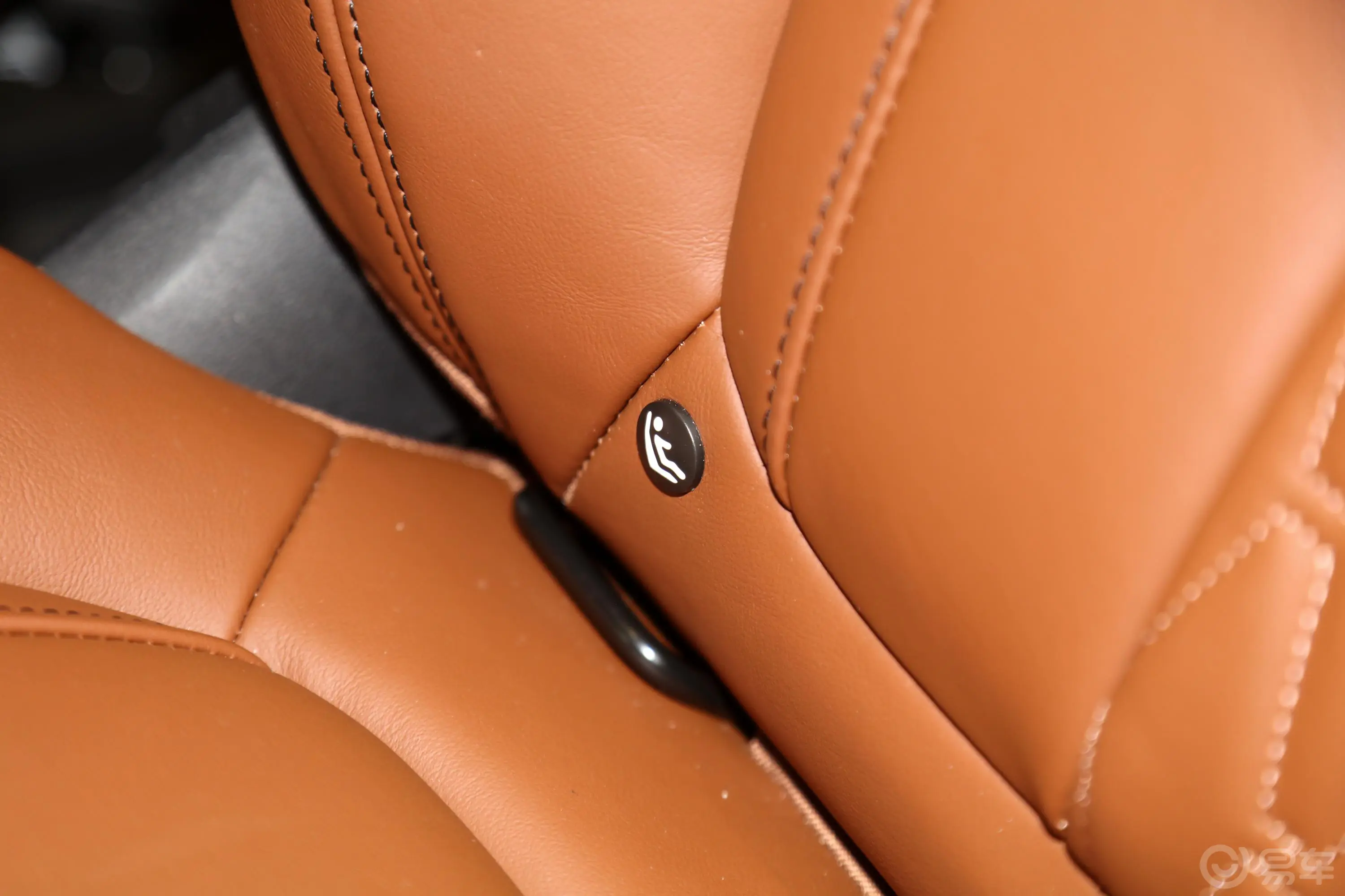 宝马X7xDrive40i 个性化定制限量版 M运动套装儿童座椅接口