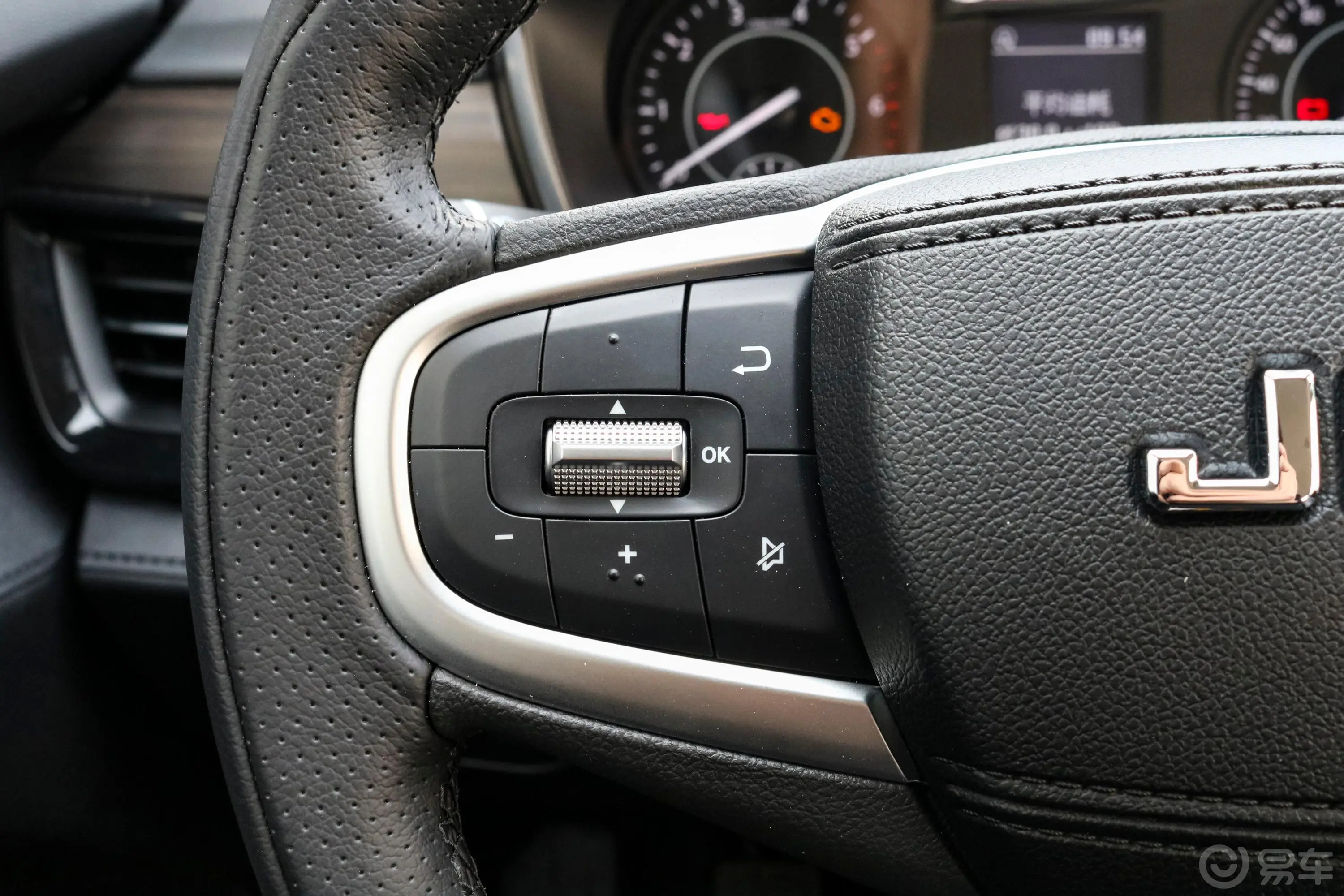 域虎92.0T 手动 两驱 舒享型 汽油左侧方向盘功能按键