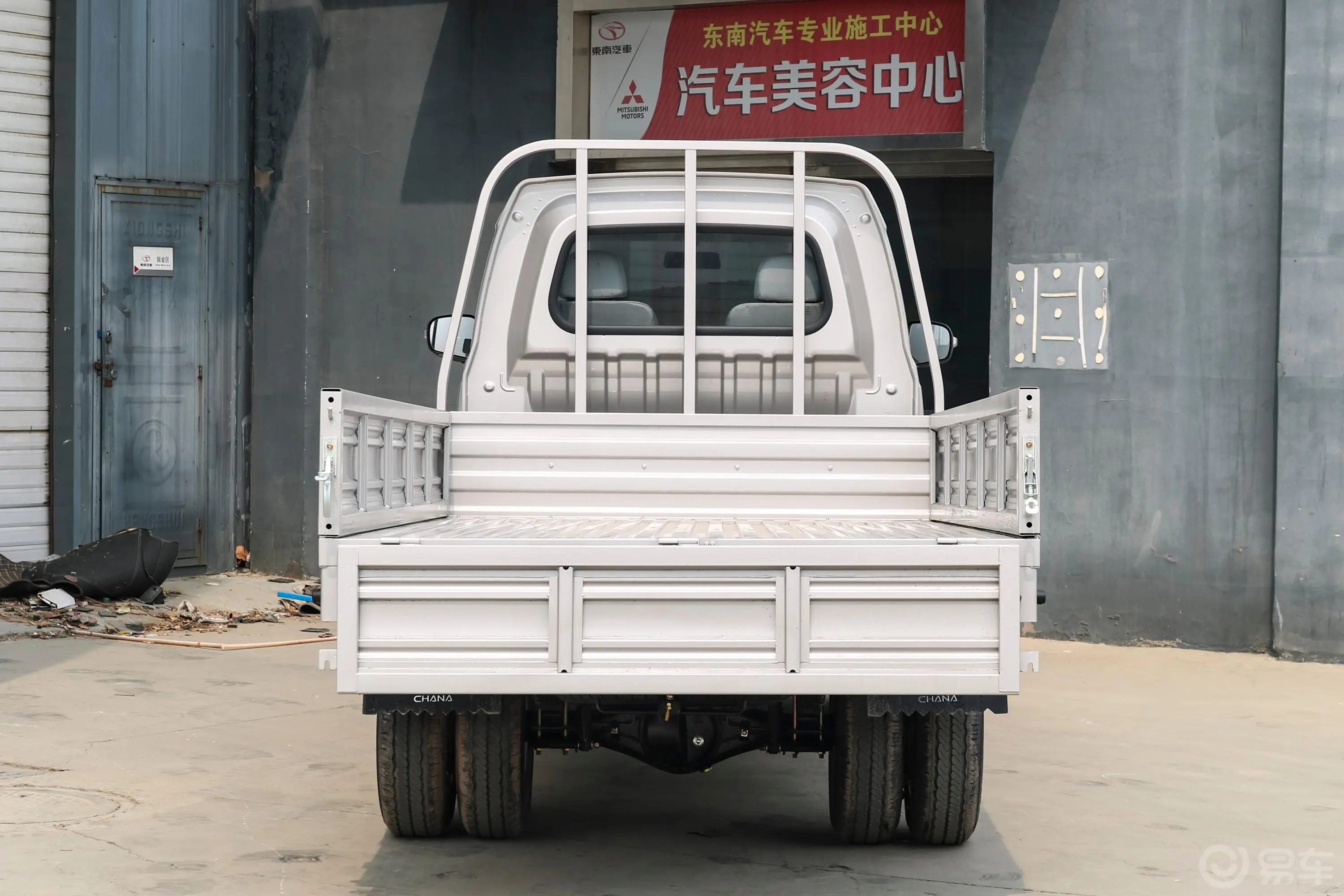 新豹T5载货汽车N1 1.5L 单排双后轮 标准版(5.3米长)SC1031NGD65 汽油 国Ⅵ空间