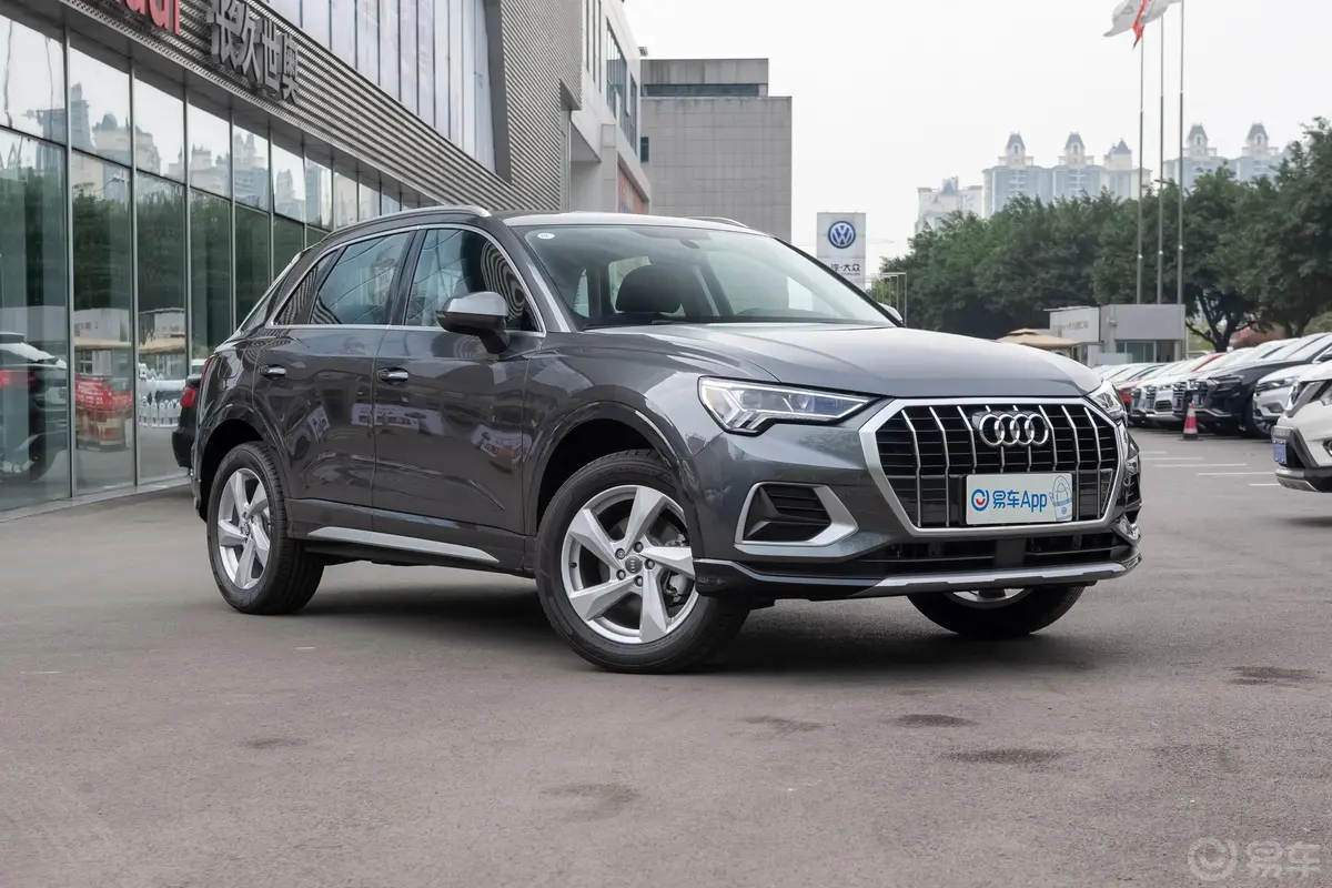 奥迪Q335 TFSI 进取致雅型外观