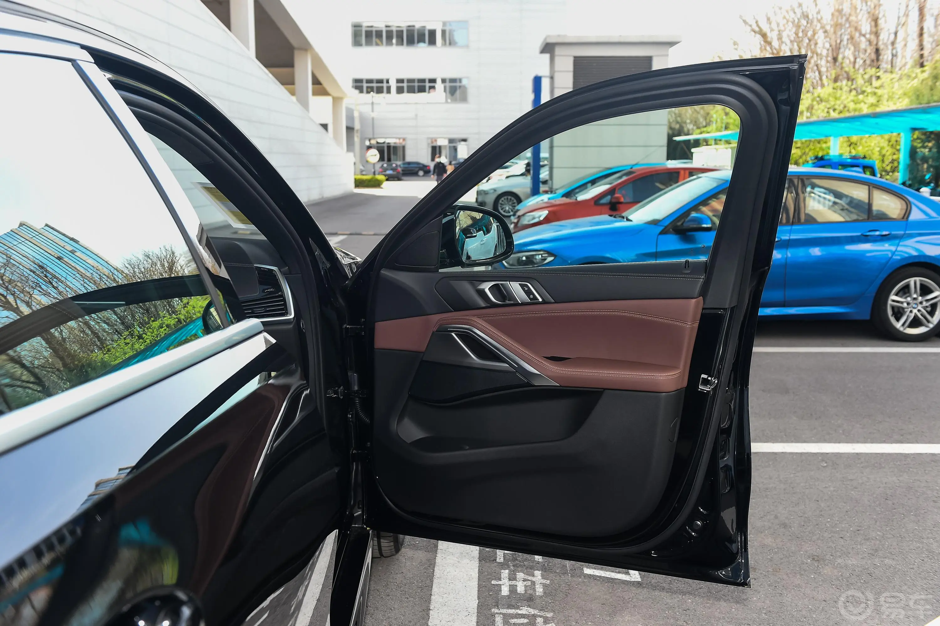 宝马X6xDrive30i M运动套装副驾驶员车门