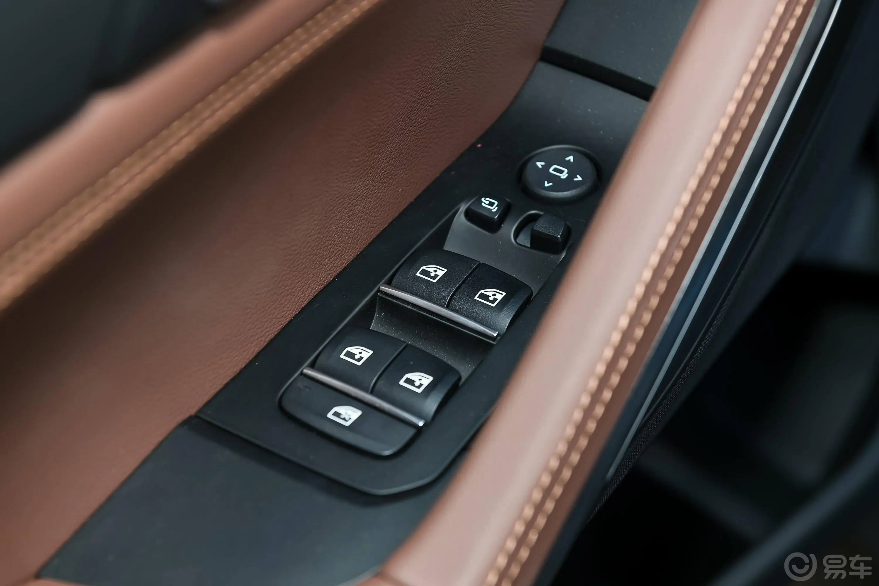 宝马X6xDrive30i M运动套装车窗调节整体