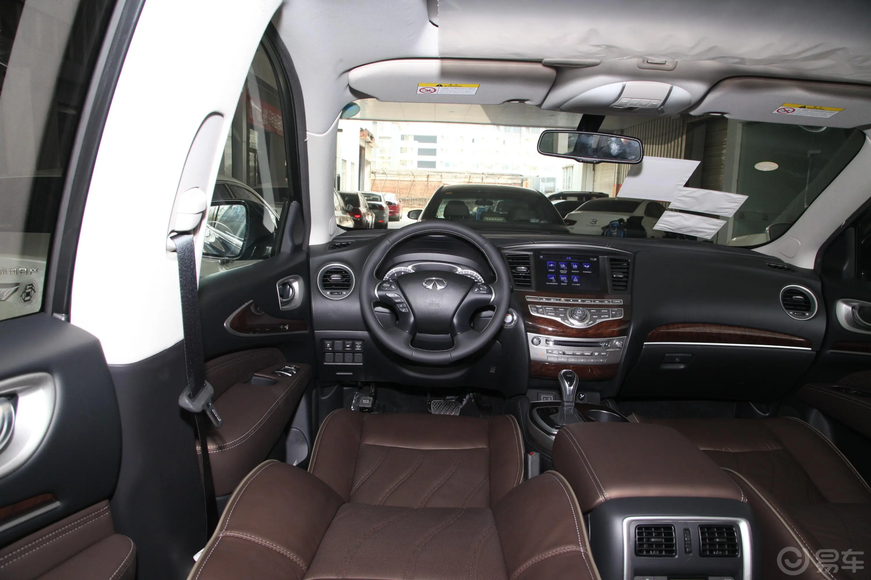 英菲尼迪QX60(进口)2.5 S/C Hybrid 两驱 卓越版驾驶位区域