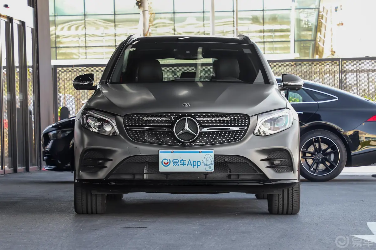 奔驰GLC AMGGLC 43 4MATIC 特别版正前水平