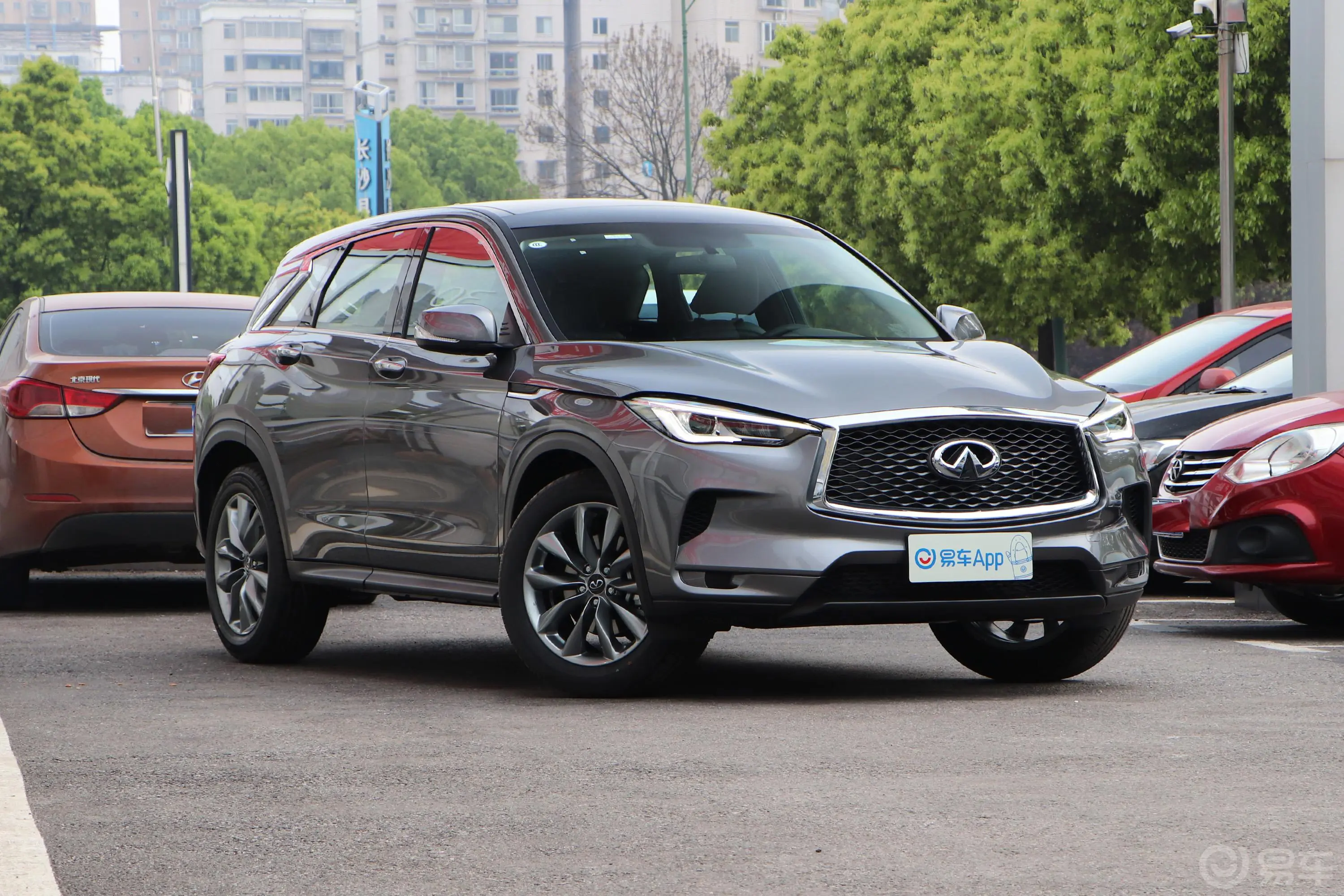 英菲尼迪QX502.0T 两驱 菁英版胎压信息铭牌